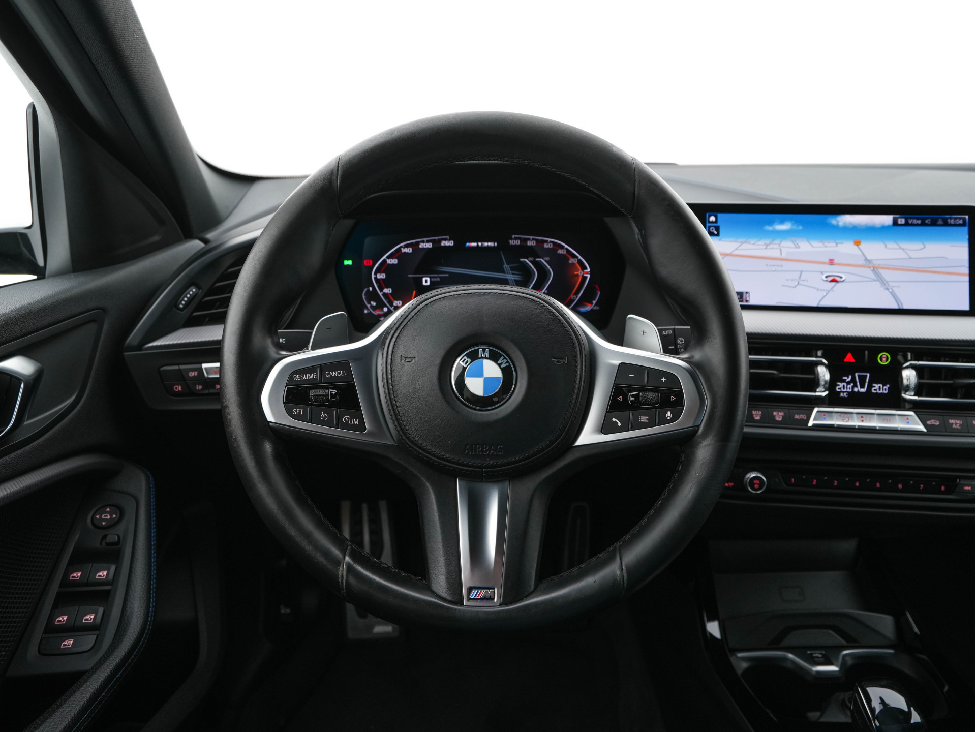 BMW 1-serie M135i xDrive M-Sportpack High Executive Aut. *ALCANTARA-MICROFIBRE | FULL-LED | HEATED-SPORTSEATS | SHIFT-PADDLES | DIGI-COCKPIT | HEAD-UP | NAVI-FULLMAP | DAB+ | PRIVACY-GLASS | AMBIENT-LIGHT | CARBON-INLAY | CARPLAY | 19''ALU*