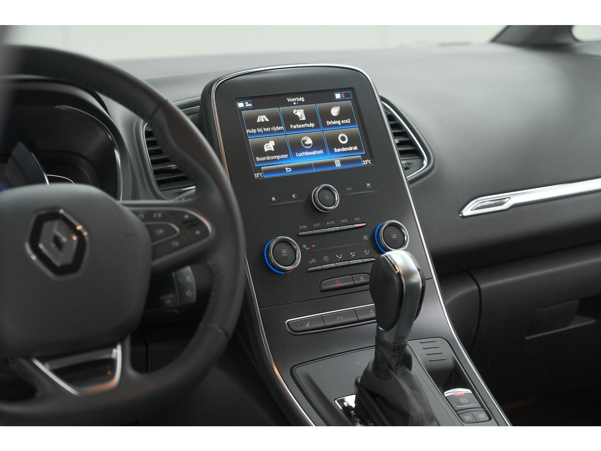 Renault Scénic TCe 140 EDC Limited | Camera | Stoelverwarming | Navigatie | Apple Carplay