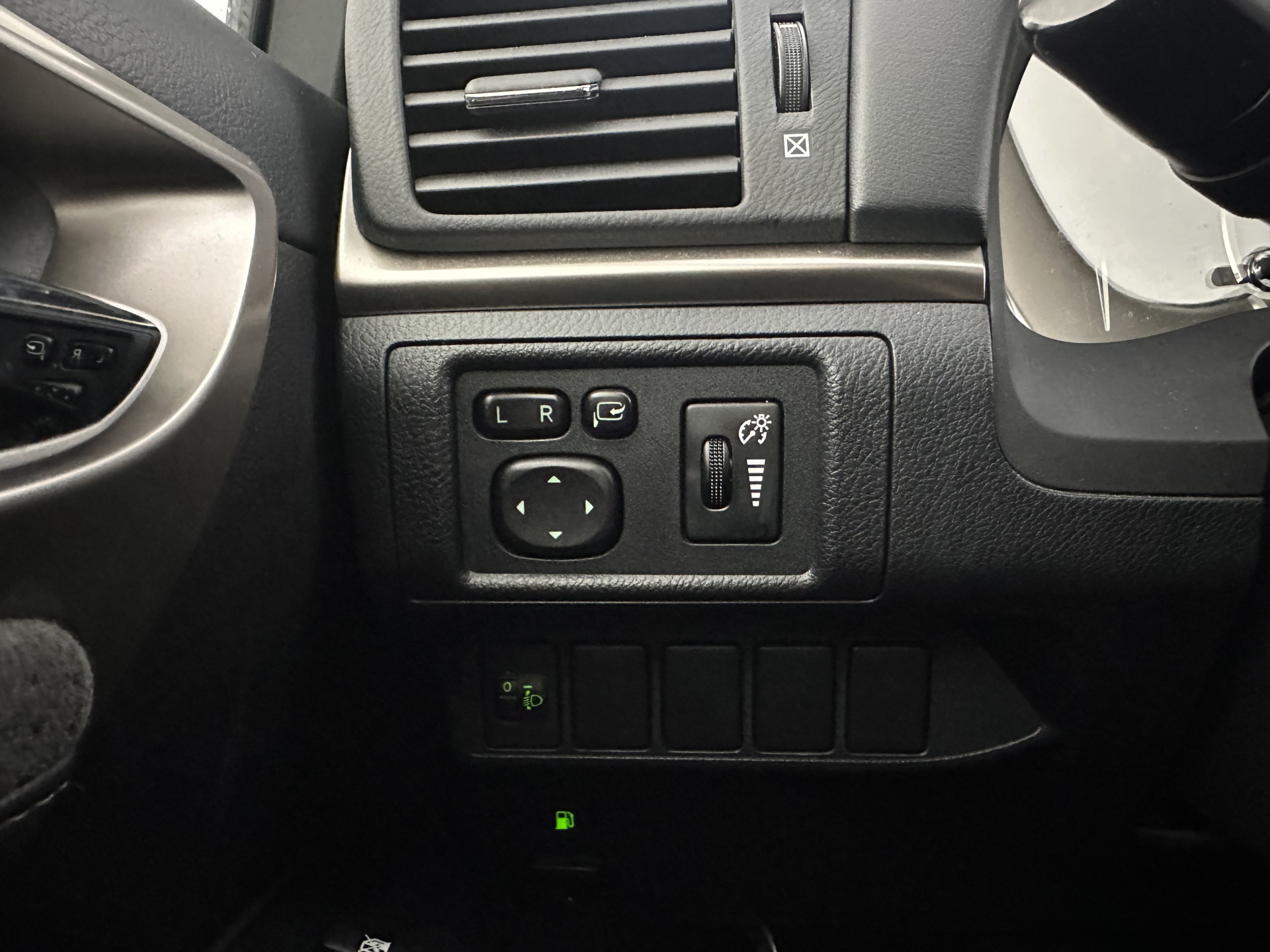 Lexus CT 200h Business Line Aut.*NAVI-FULLMAP | ALCANTARA | COMFORT-SEATS | CAMERA | ECC | CRUISE | 16''ALU*