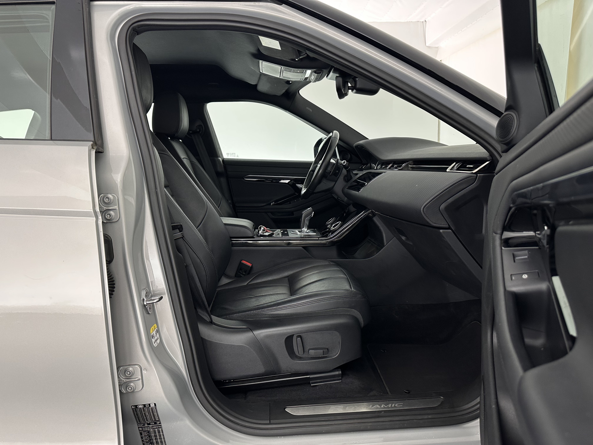 Land Rover Range Rover Evoque 2.0 D180 AWD SE (INCL-BTW) Aut. *LEATHER | FULL-LED | HEATED-COMFORTSEATS | NAVI-FULLMAP | SHIFTPADDLES | CAMERA | ECC | CARPLAY | PDC | CRUISE | 18''ALU*