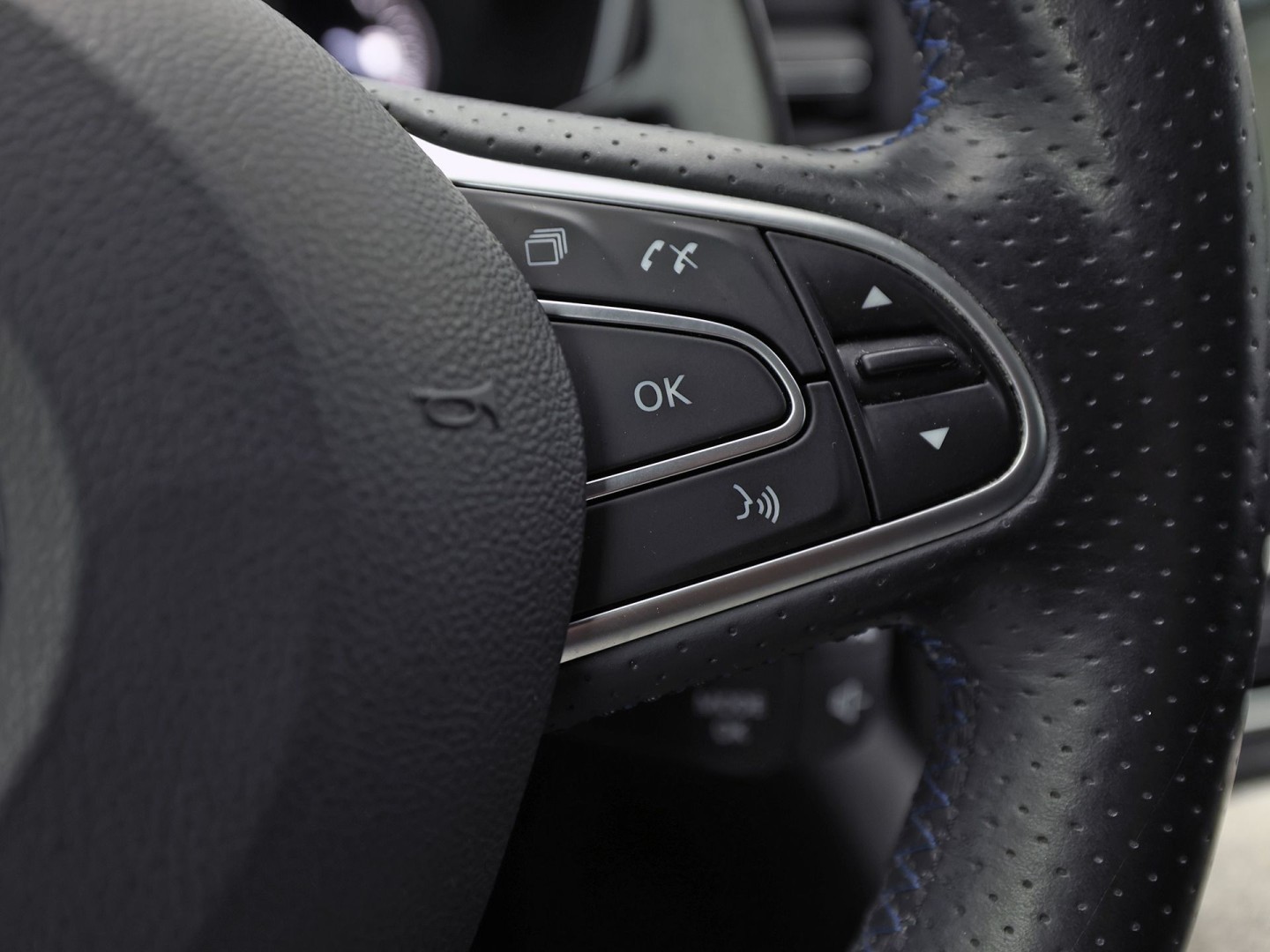 Renault Mégane Estate 1.6 TCe GT 205Pk Automaat (VIRTUAL COCKPIT, GROOT NAVI, KUIPSTOELEN, HEAD-UP DISPLAY, CAMERA, ADAPTIVE CRUISE, BOSE, STOELVERWARMING, NIEUWSTAAT)