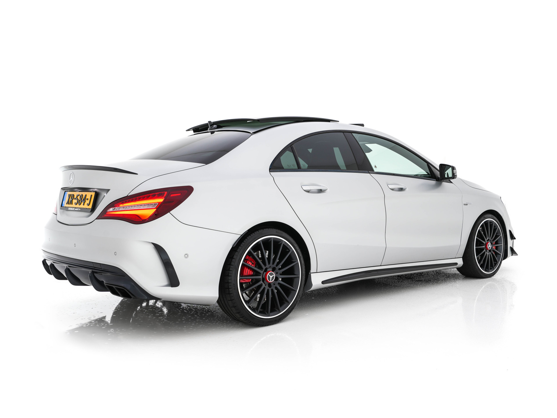 Mercedes-Benz CLA-klasse AMG 45 4MATIC Ambition Aut. *PANO | AMG-AERO-PACK | RECARO-SPORTSEATS | MICROFIBRE | FULL-LED | MEMORY-PACK | HARMAN/KARDON-SURROUD | KEYLESS | HEATED-SEATS | NAVI-FULLMAP | SHIFT-PADDLES | 19''ALU*