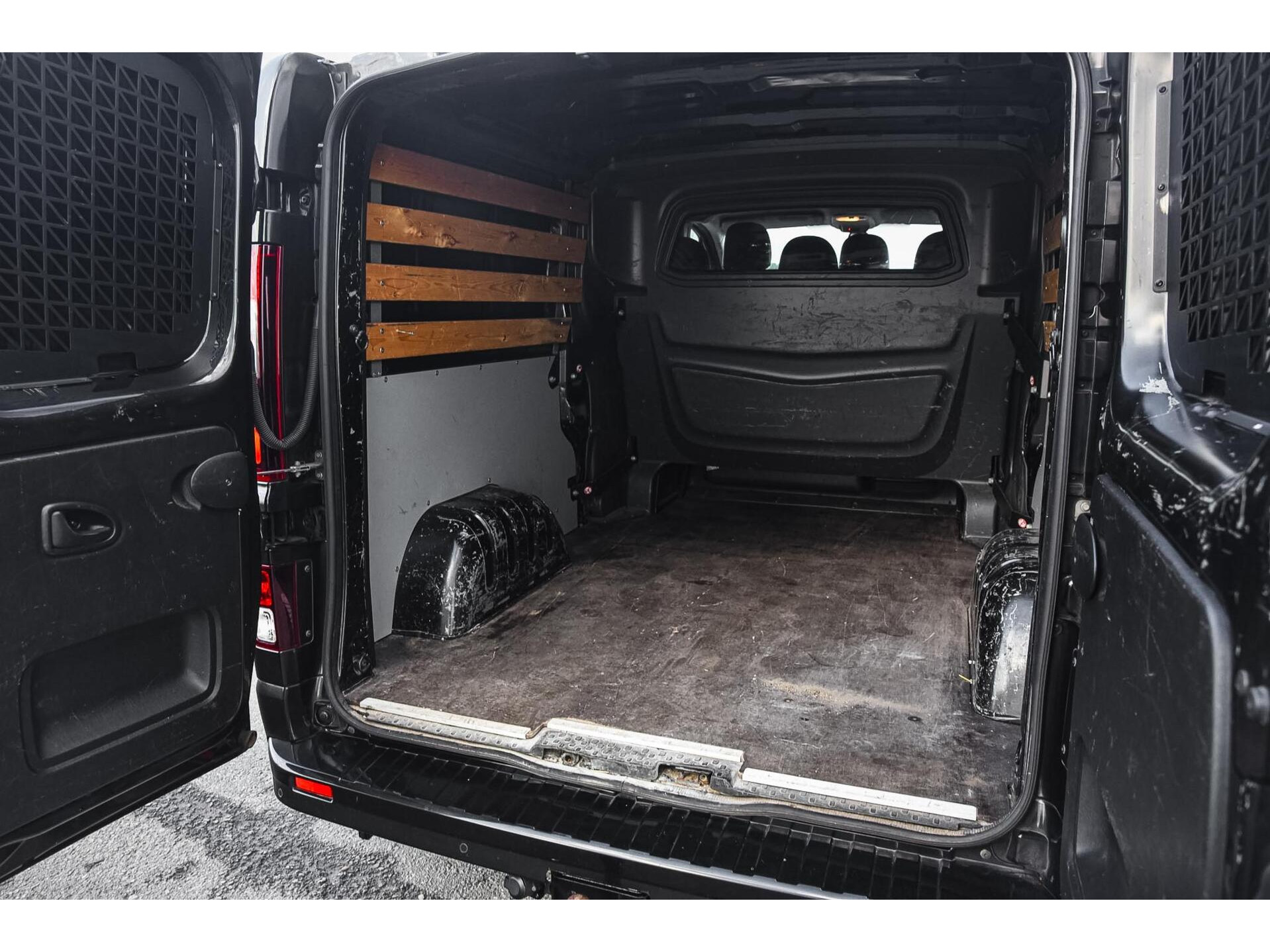 Trafic 2.0 dCi 145 DC Luxe | Automaat | 6-Pers