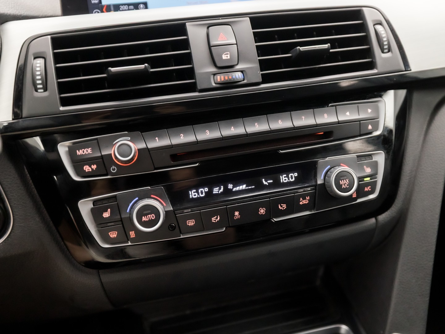 BMW 3 Serie GT 320i M Sport High Executive 184Pk Automaat (GROOT NAVI, M PAKKET, STOELVERWARMING, LEDER, SPORTSTOELEN, GETINT GLAS, PARKEERSENSOREN, NIEUWSTAAT)