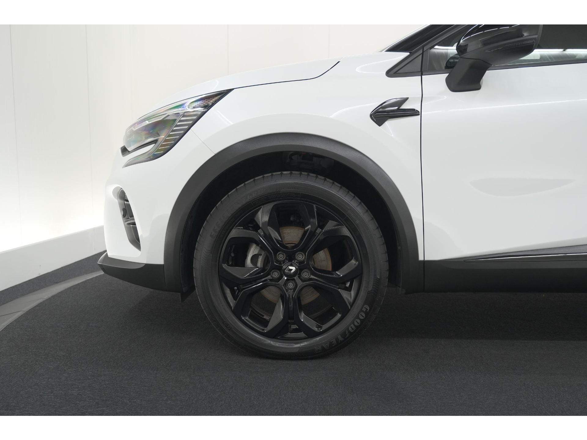 Renault Captur 1.6 E-Tech hybrid 145 SL Rive Gauche | Trekhaak | Camera | Apple Carplay | 9.3 Inch Grootscherm