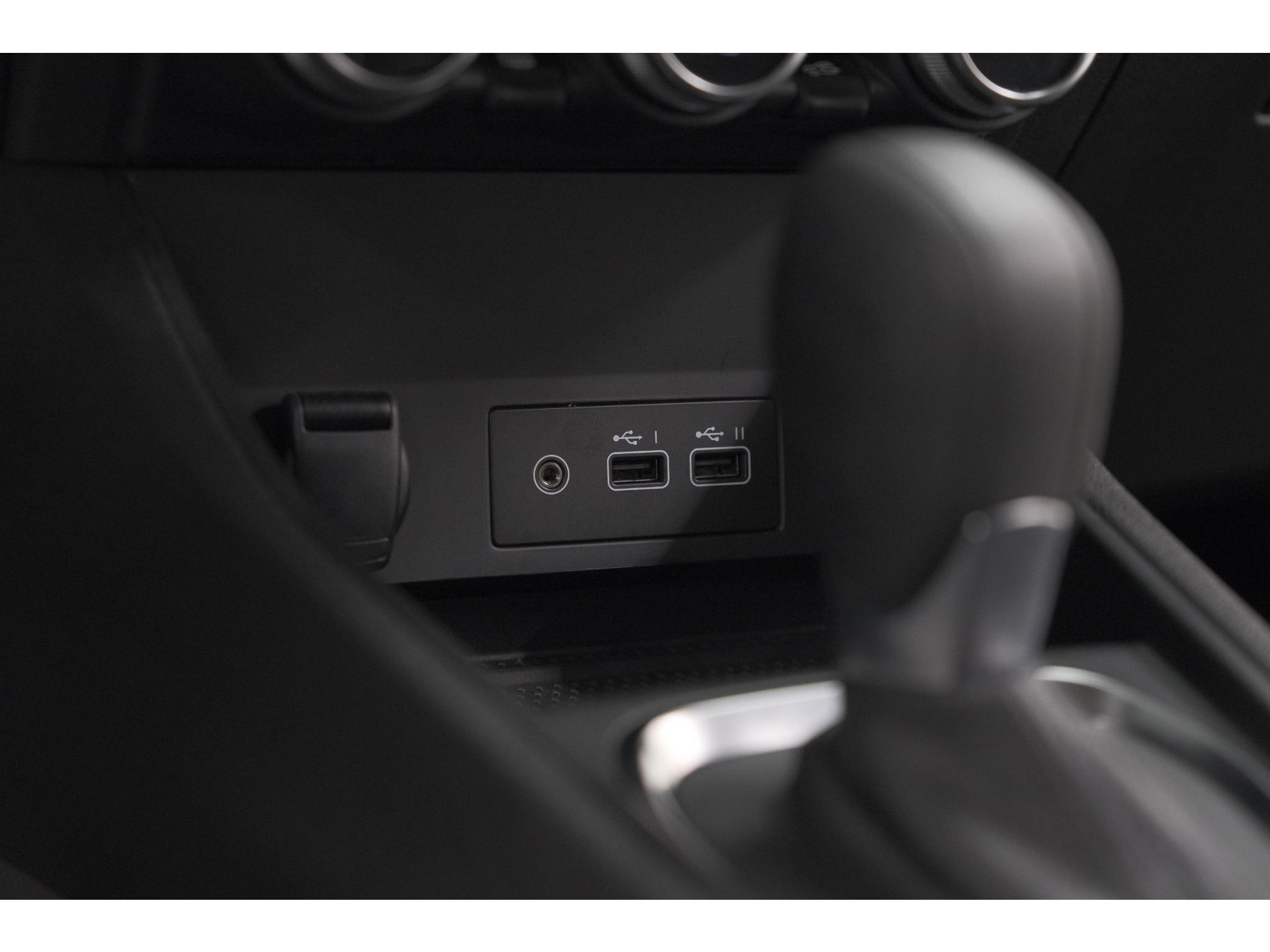Renault Captur TCe 140 EDC Techno | Camera | 9.3 Inch Groot Scherm | Stoelverwarming | Apple Carplay