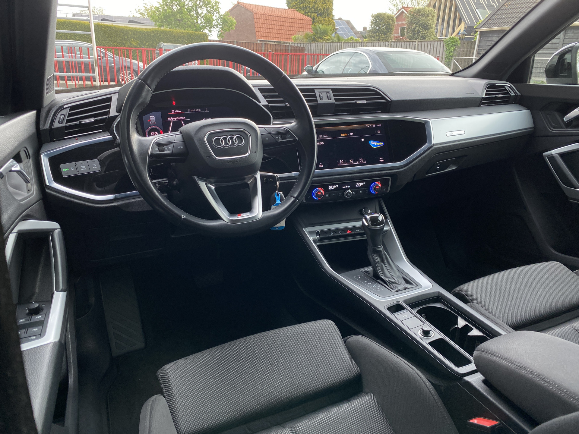 Audi Q3 35 TFSI 150 pk S Line AUT. | zwart optiek | 20'' lichtmetalen velgen | adaptieve cruise | sportstoelen | apple carplay | led kopl.