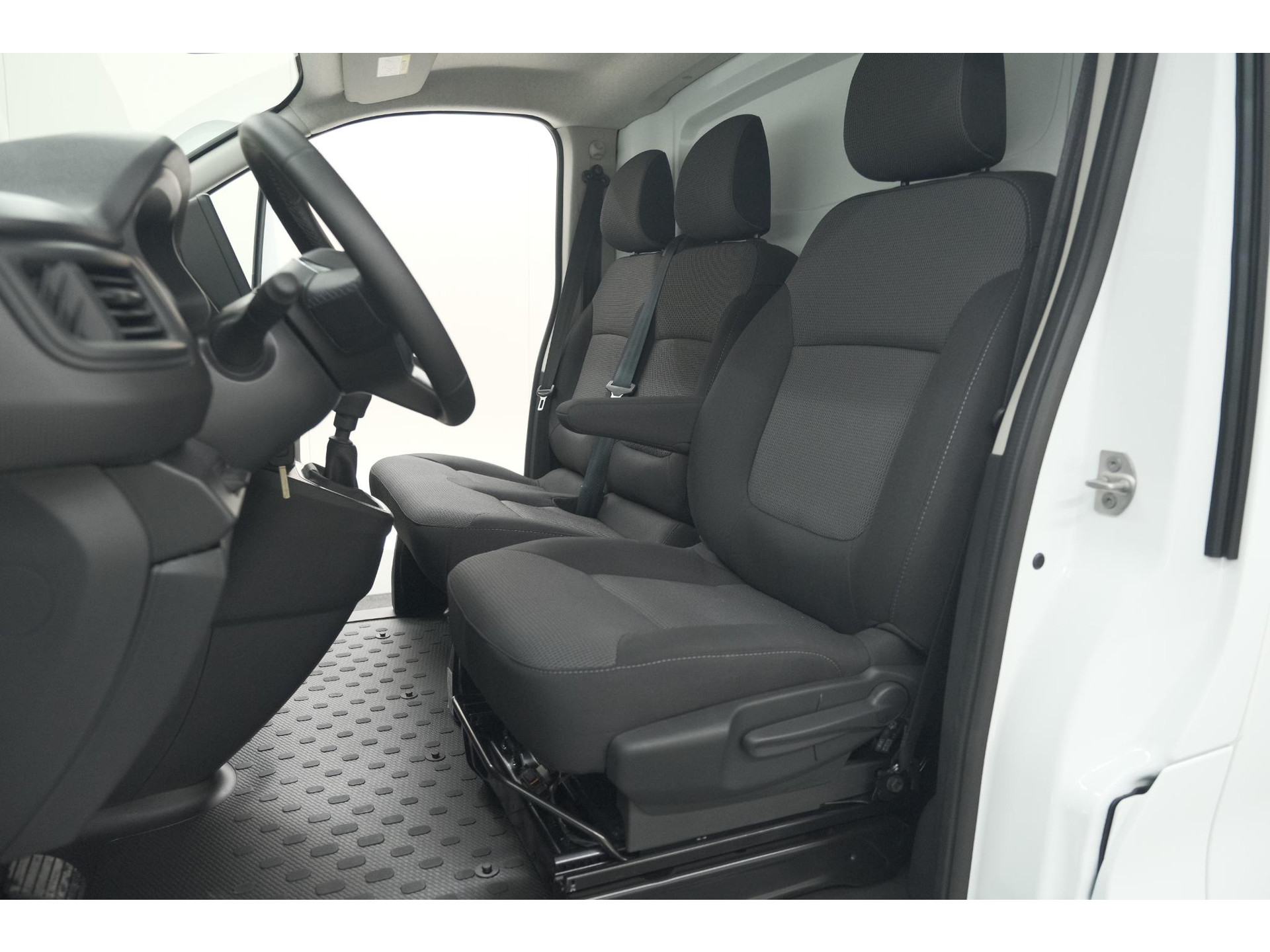 Renault Trafic 2.0 Blue dCi 130 T30 L2H1 Advance | Camera | Apple Carplay | Parkeersensoren