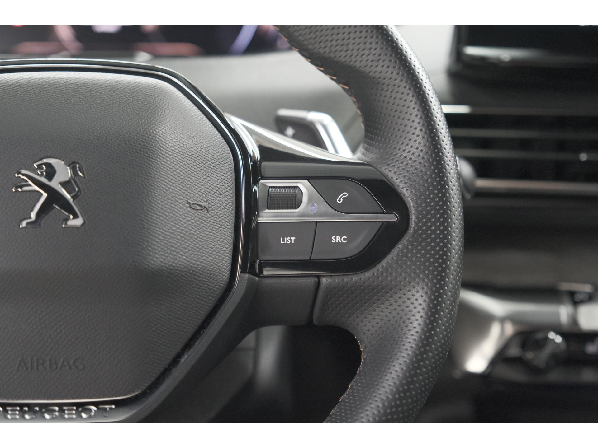 Peugeot 3008 PureTech 130 EAT8 GT Black Pack | Camera | Adaptieve Cruise Control | Elektronische Kofferklep | Apple Carplay