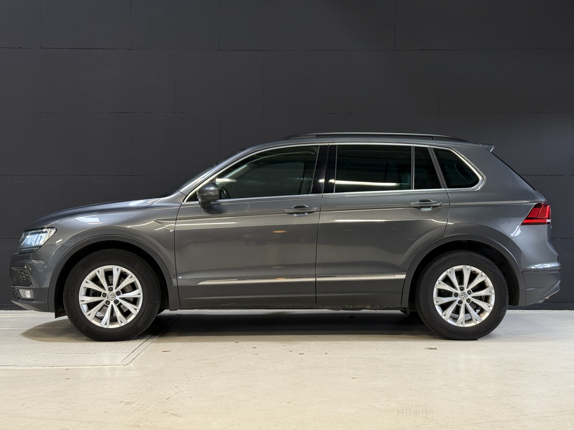 Volkswagen Tiguan 1.5 TSI ACT Comfortline | Apple Carplay | ACC | Trekaak | Draadloze lader