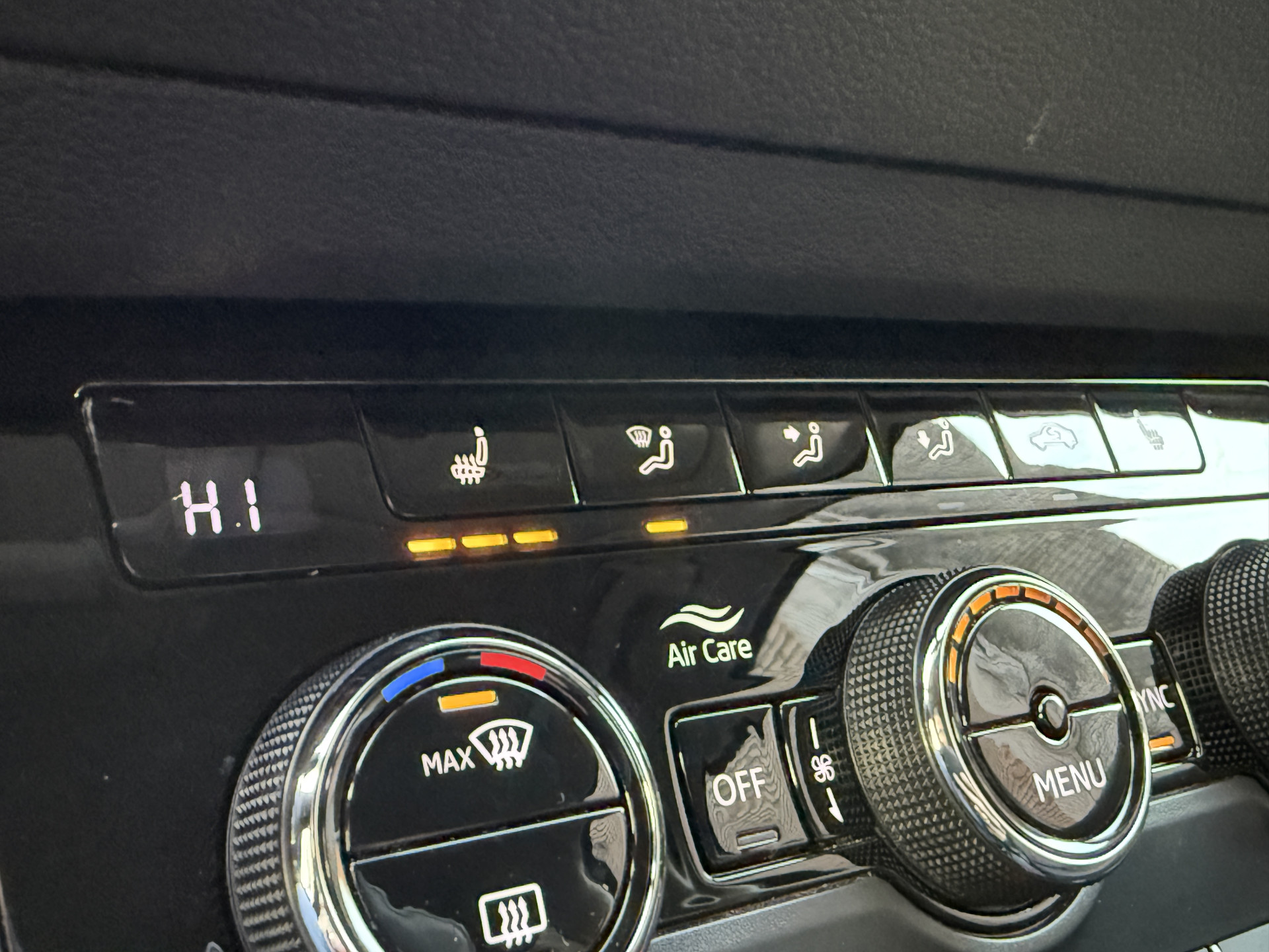 ŠKODA Karoq 1.0 TSI Style | Keyless | Apple carplay | Stoelverwarming