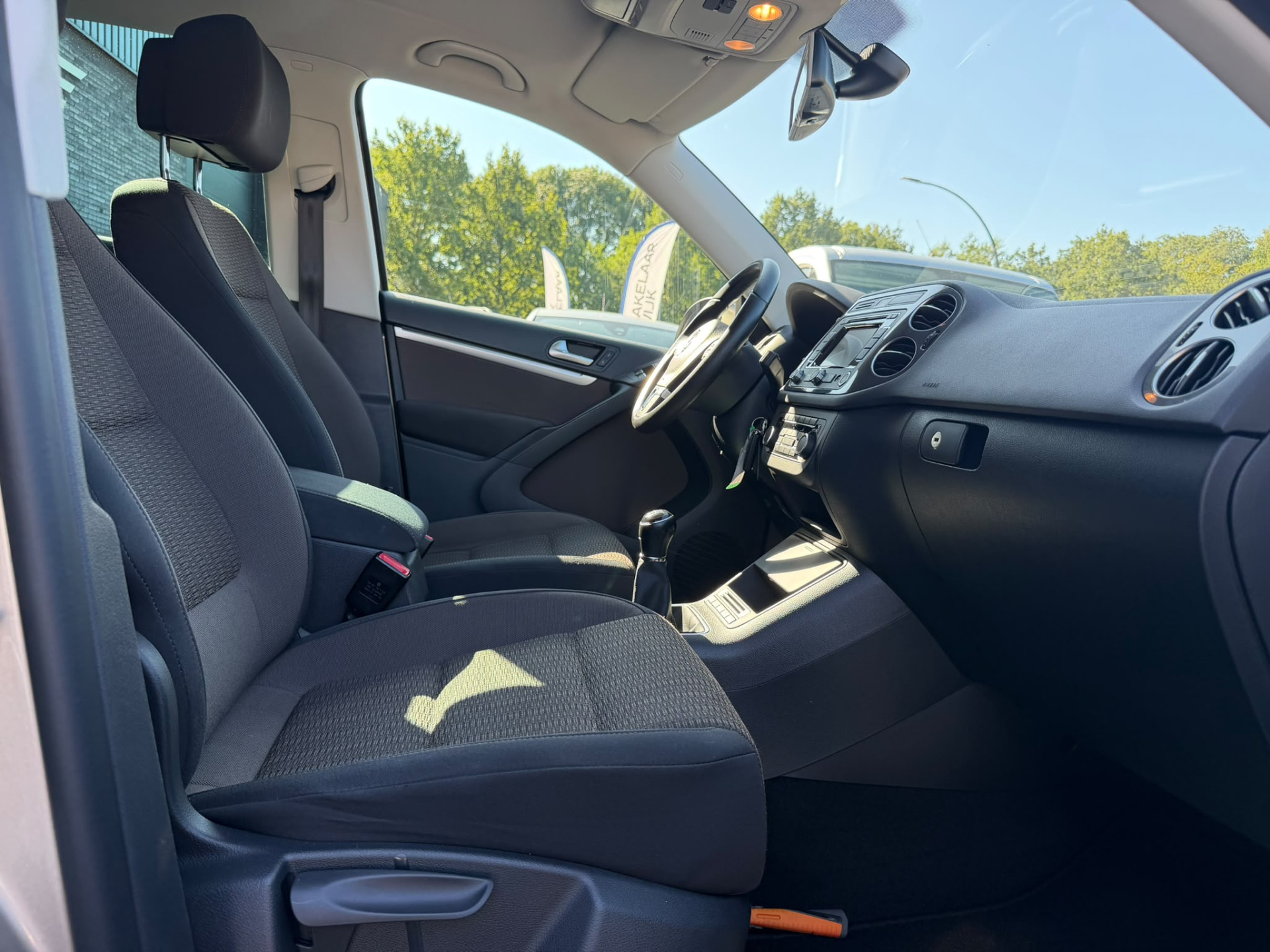 Volkswagen Tiguan 1.4 TSI Sport&Style | 1E EIGENAAR |3/6/12 MND GARANTIE | NAVI | PDC | TREKHAAK | NL AUTO |