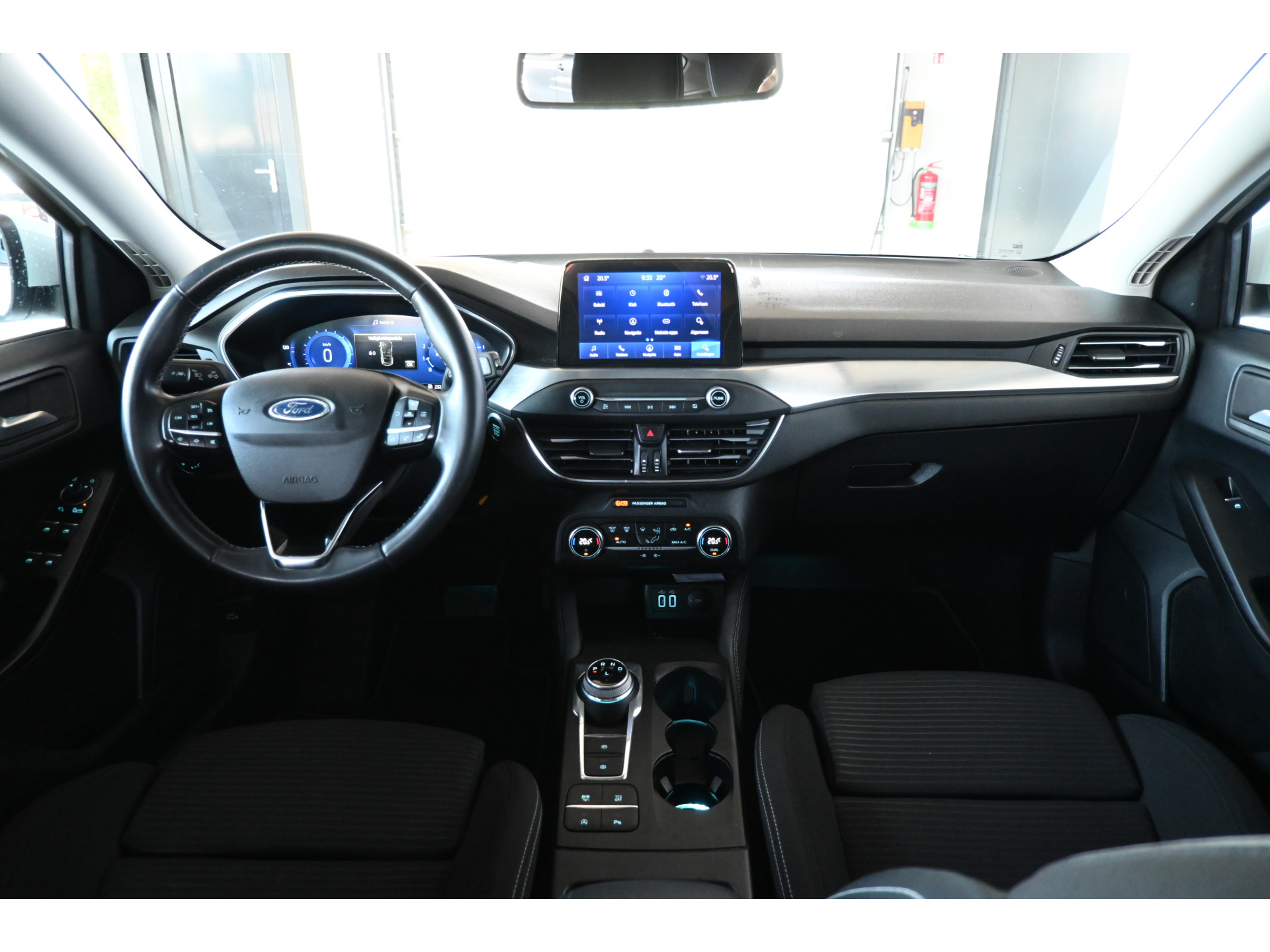 Ford Focus Wagon 1.0 EcoBoost Titanium X Business Clima Navigatie LED 1e Eigenaar Rijklaarprijs! Inruil Mogelijk!