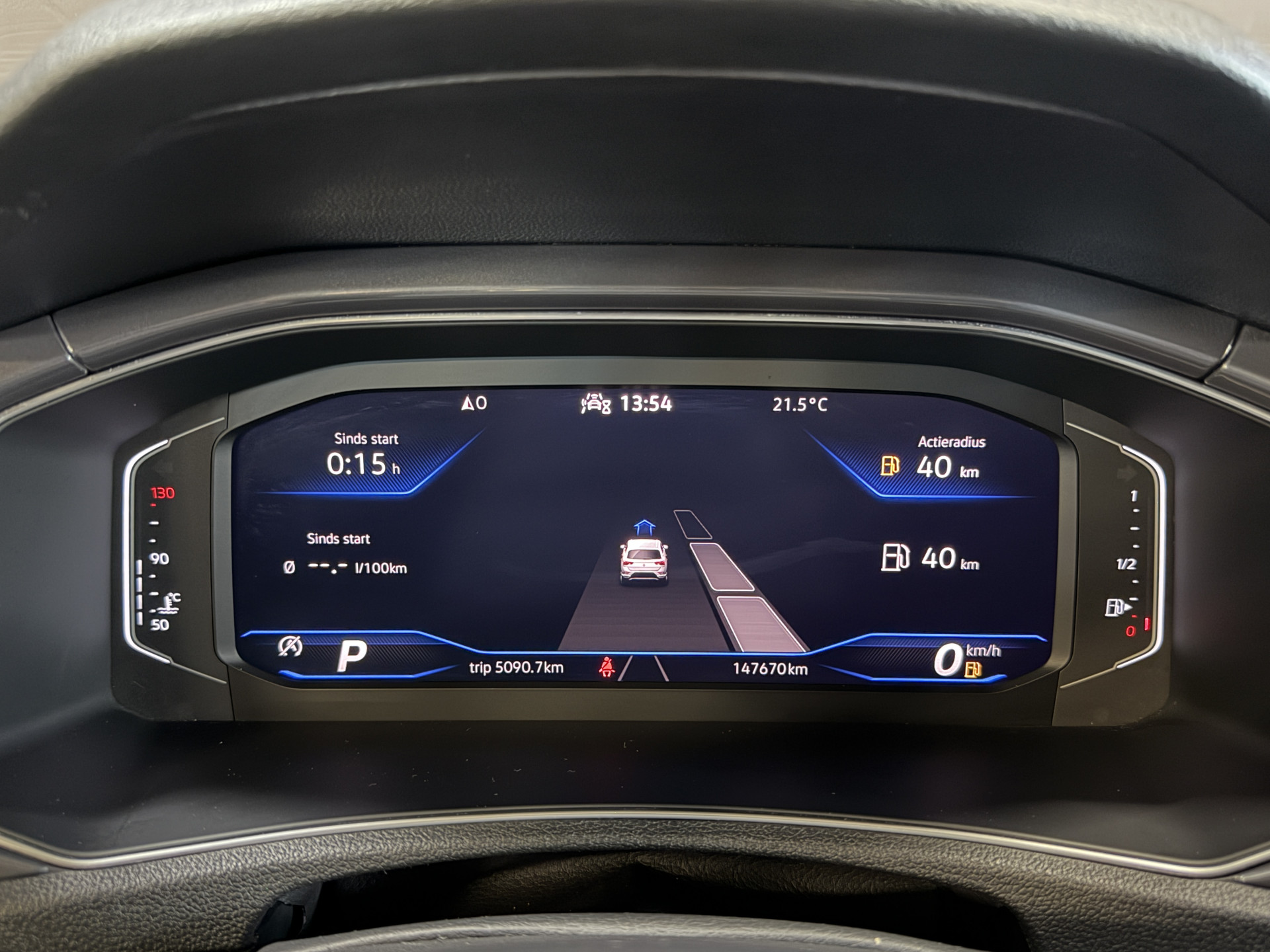 Volkswagen T-Roc 1.5 TSI Sport Business R | Pano | Camera | Stoelverw. | Adaptive cruise | Full LED | Dodehoeksensor