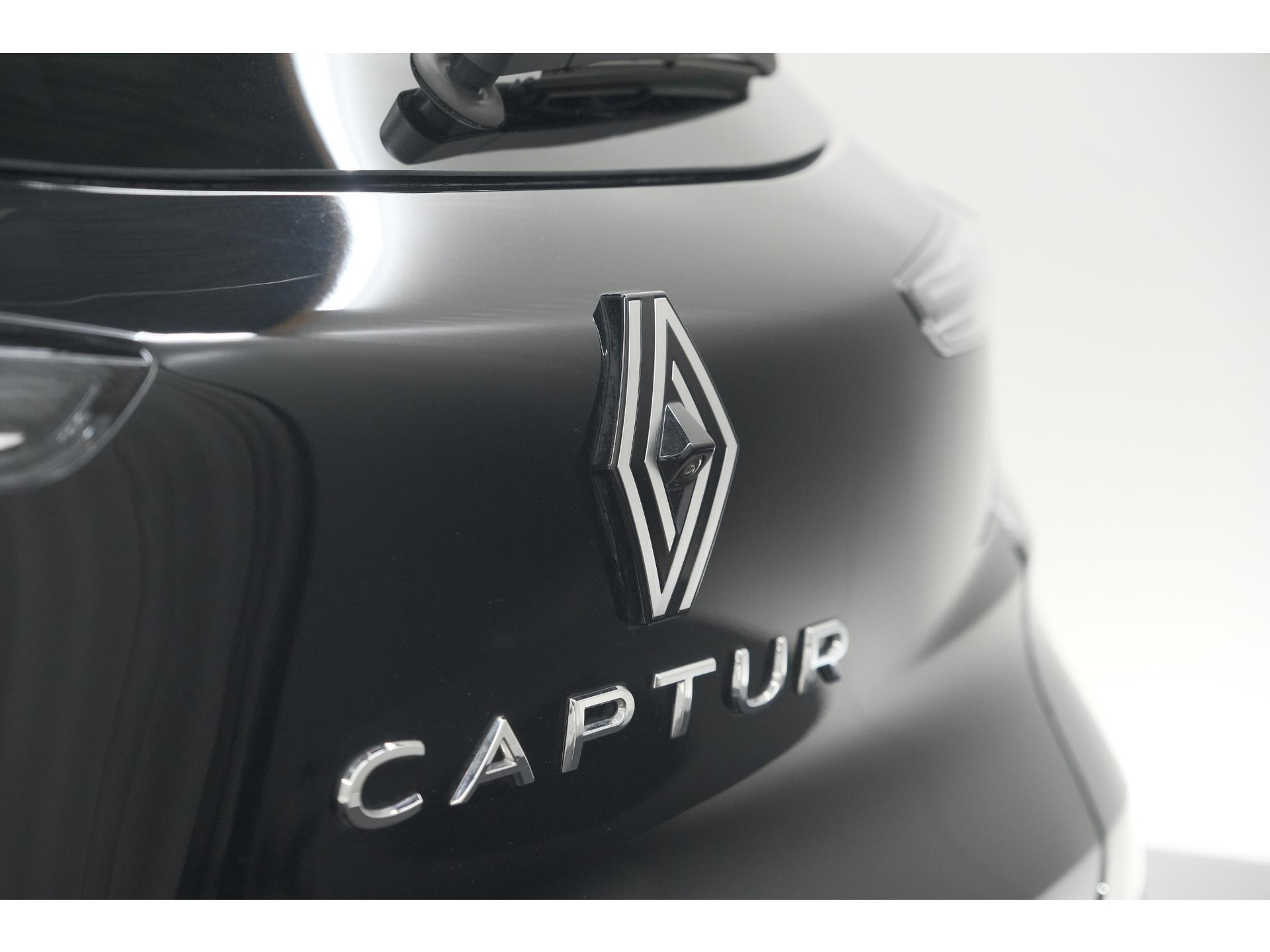 Renault Captur 1.3 mild hybrid 160 techno | Trekhaak | Pack Winter | Camera | Adaptieve Cruise