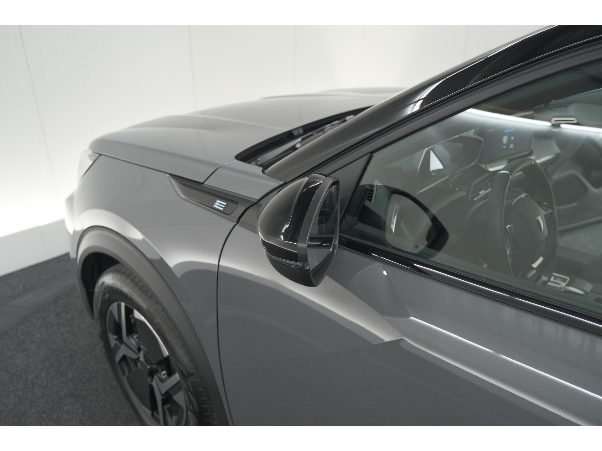 Peugeot e-2008 EV GT Avantage 54 kWh | 360 Camera | Massage Functie | Dodehoekdetectie | Stoelverwarming