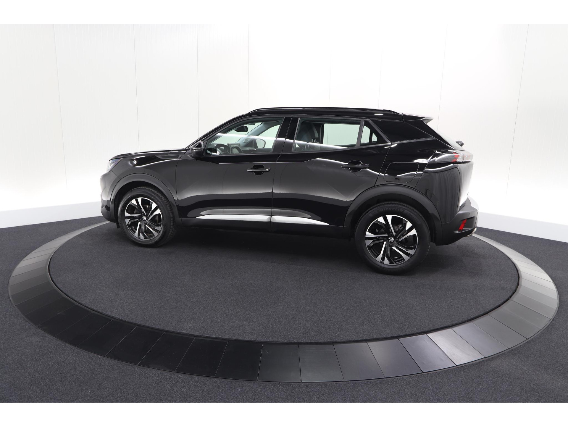 Peugeot 2008 PureTech 130 Blue Lease Allure | Camera | Apple Carplay | Parkeersensoren | Climate Control
