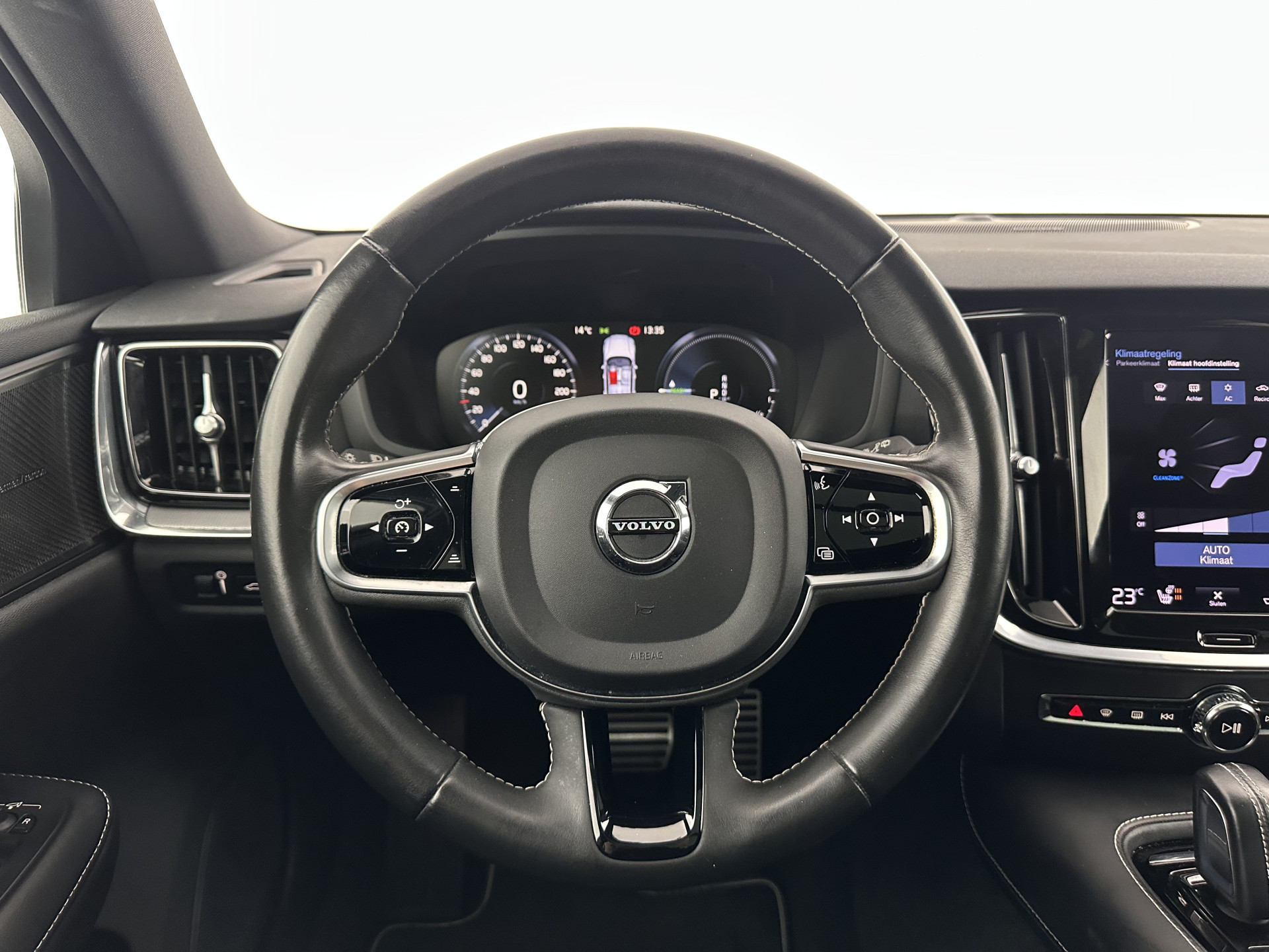 Volvo V60 2.0 T6 Recharge AWD R-Design (Plug-in) (INCL.BTW) Aut. *PANO | HEAD-UP | LEATHER-FABRIC | FULL-LED | MEMORY-PACK | HARMAN/KARDON | DIGI-COCKPIT | HEATED-SPORTSEATS | KEYLESS | DAB+ | NAVI-FULLMAP | PDC | CRUISE | TOWBAR | 19''ALU*