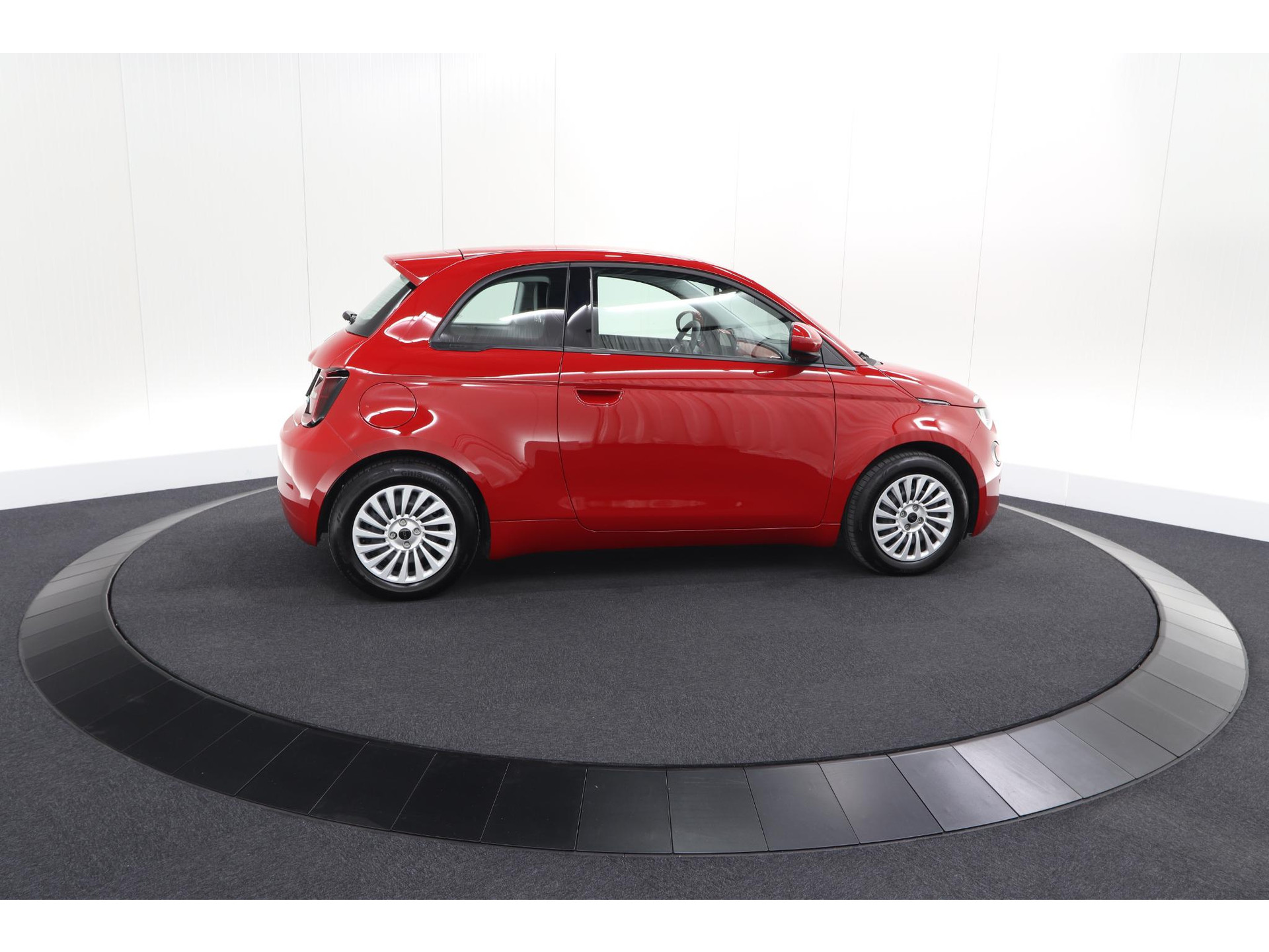 Fiat 500 Urban 42 kWh | SOH 97,9% | 3 Fase | Camera | Apple Carplay | Keyless start