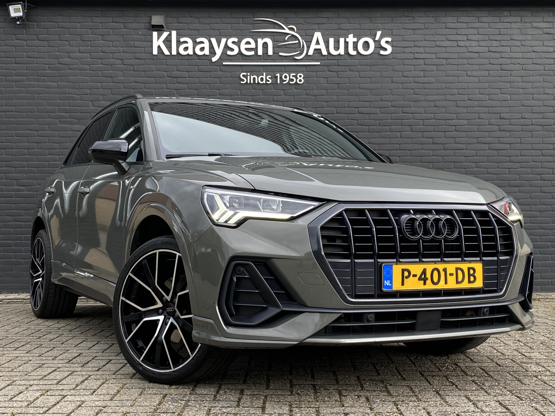Audi Q3 35 TFSI 150 pk S Line AUT. | zwart optiek | 20'' lichtmetalen velgen | adaptieve cruise | sportstoelen | apple carplay | led kopl.