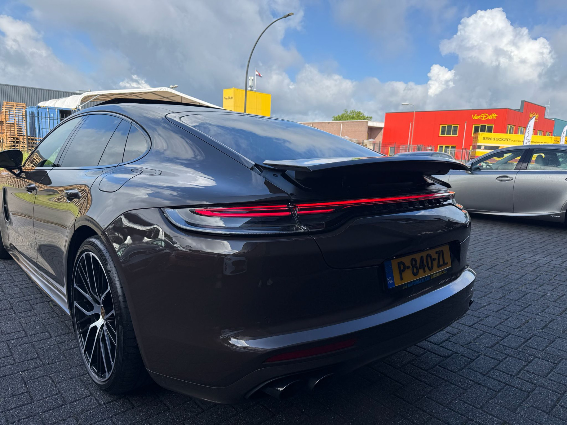 Porsche Panamera 2.9 4 E-Hybrid Platinum Edition | 2E EIGENAAR | 3/6/12MND GARANTIE | ACC | PANO | HUD | CARPLAY | SFEER | 360 CAMERA | BOMVOL | SOFTCLOSE |