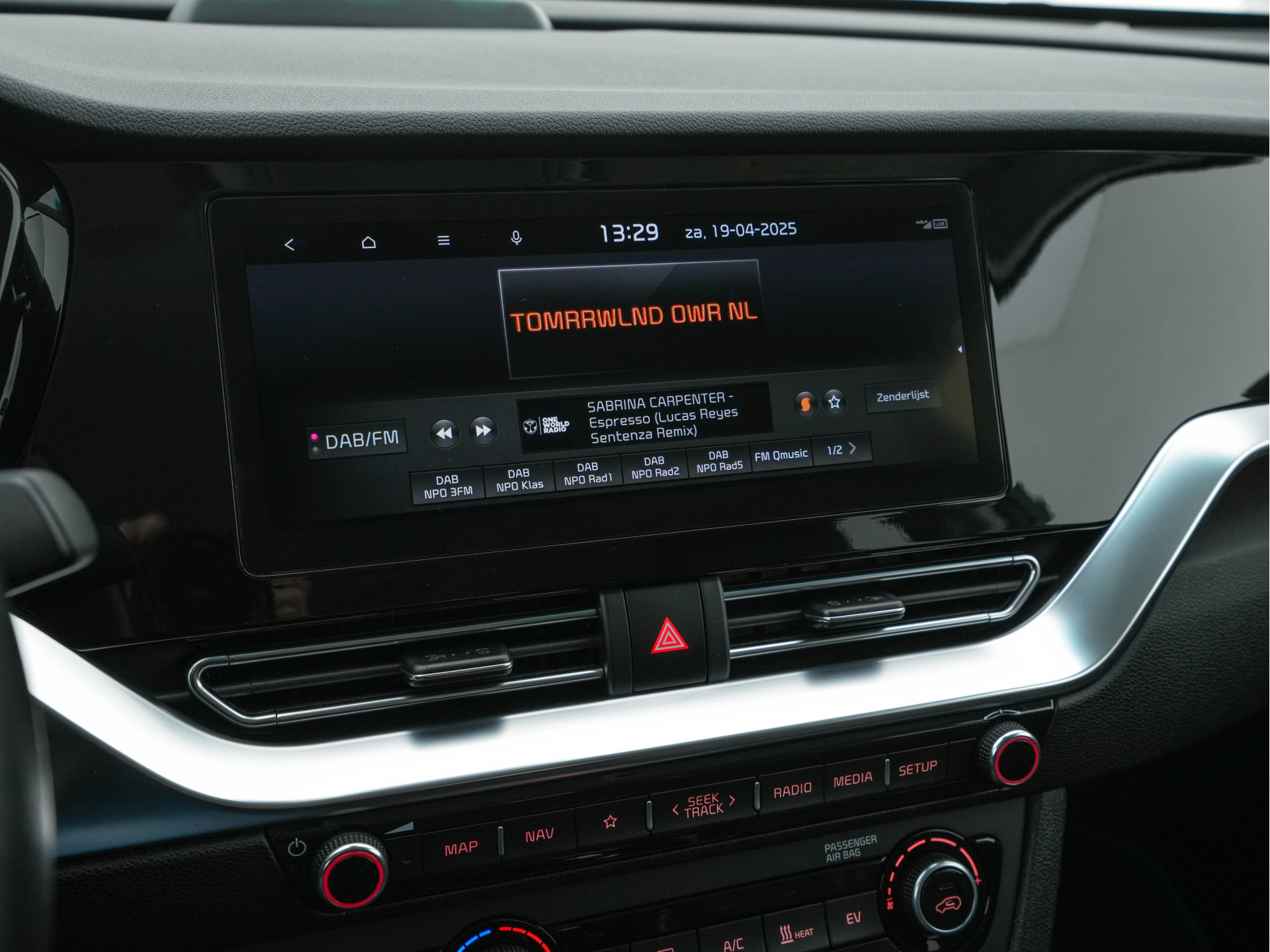 Kia e-Niro DynamicPlusLine 64 kWh [ 3-Fase ] { SOH-99% } (INCL-BTW) Aut. *FULL-LEATHER | NAVI-FULLMAP | DAB | ADAPT.CRUISE | BLINDSPOT | CAMERA | HEATED/COOLED-COMFORTSEATS | KEYLESS | JBL-SOUND | MEMORY-PACK | DIGI-COCKPIT | SHIFT-PADDLES | ...