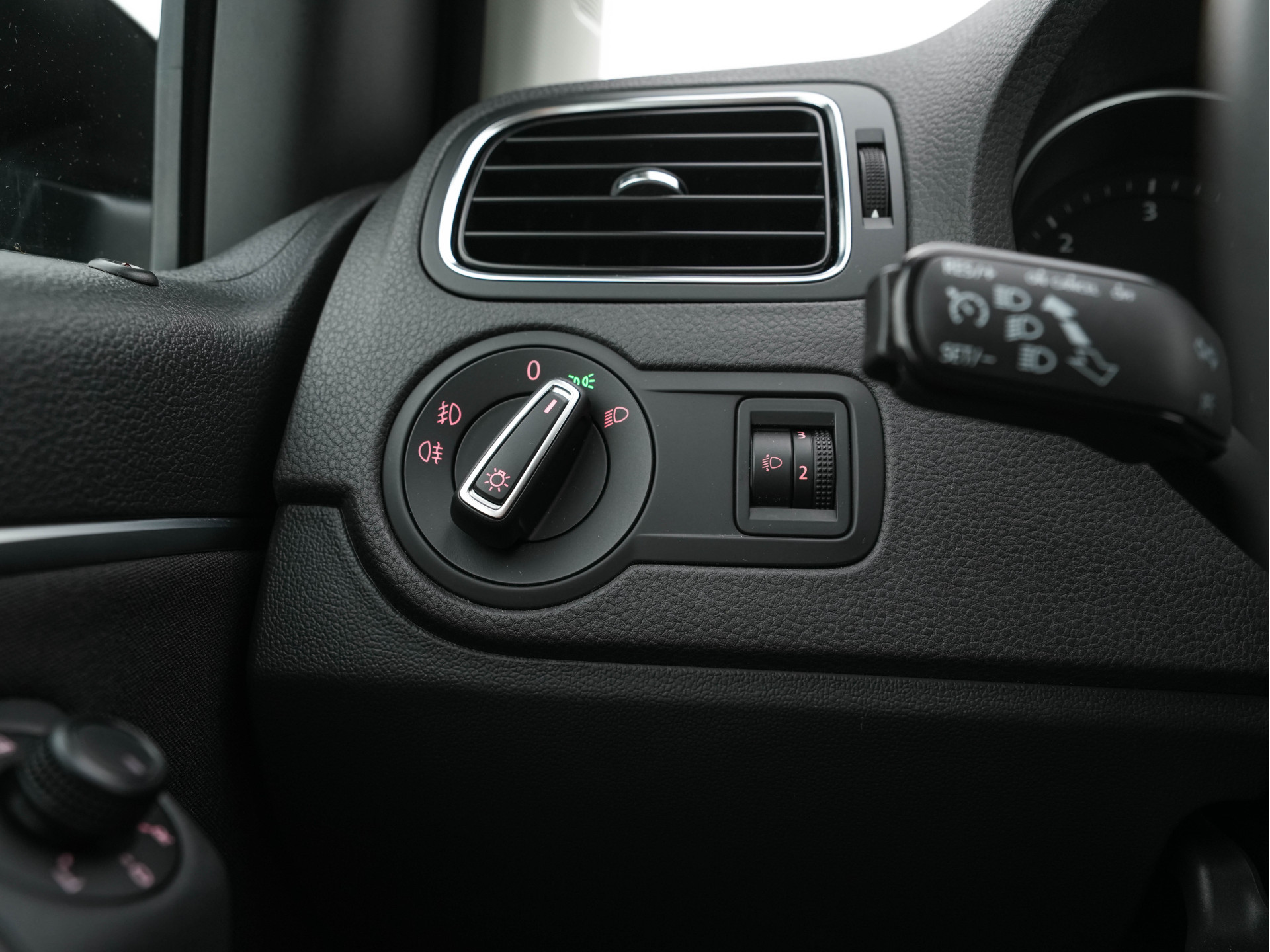 Volkswagen Polo 1.4 TDI Comfortline Executive-Plus-Pack *NAVI-FULLMAP | AIRCO | CRUISE | COMFORT-SEATS*