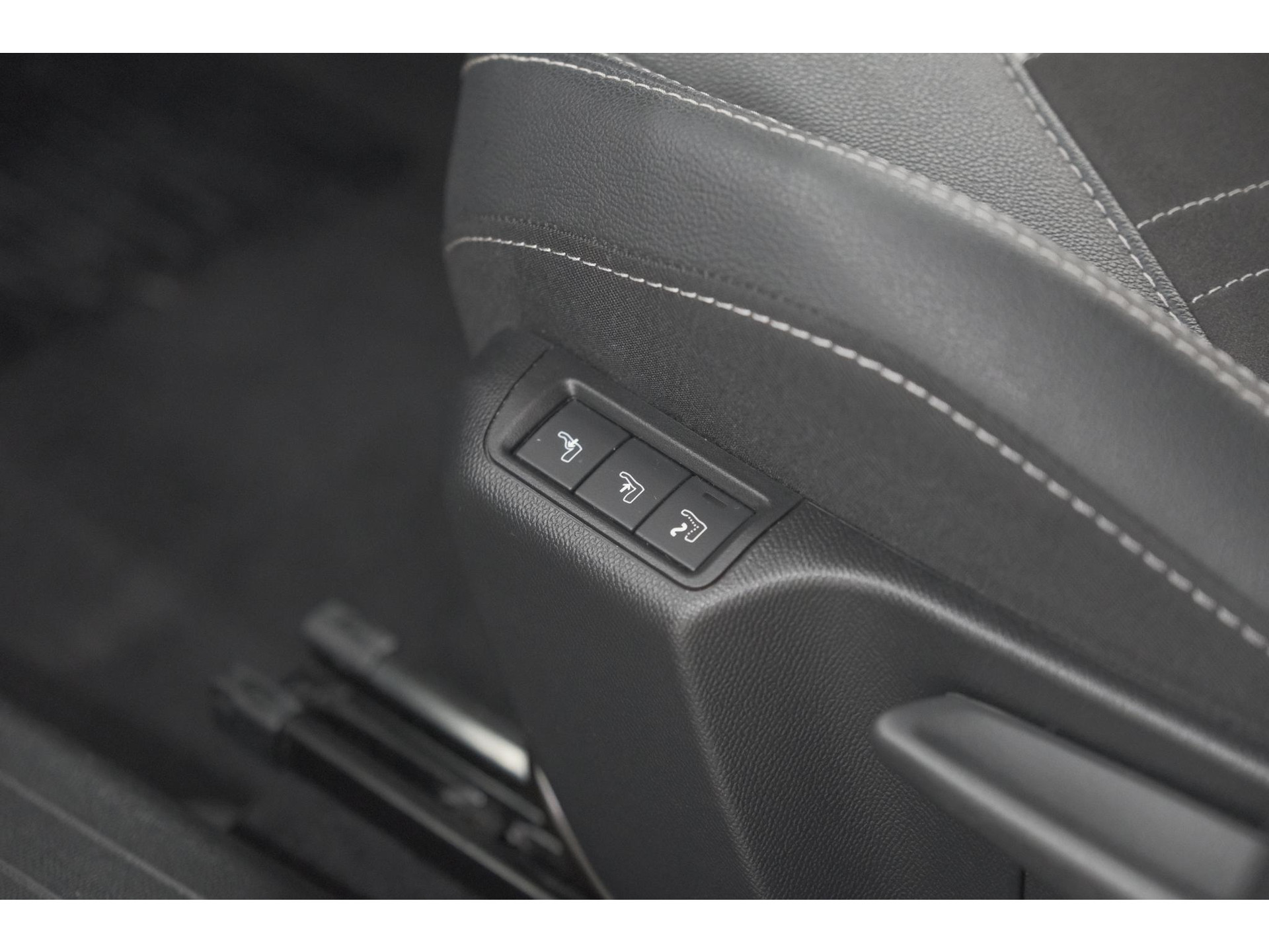 Opel Mokka 130 Turbo EAT8 Ultimate | Camera | Dodehoekdetectie | Massage | Adaptieve Cruise Control