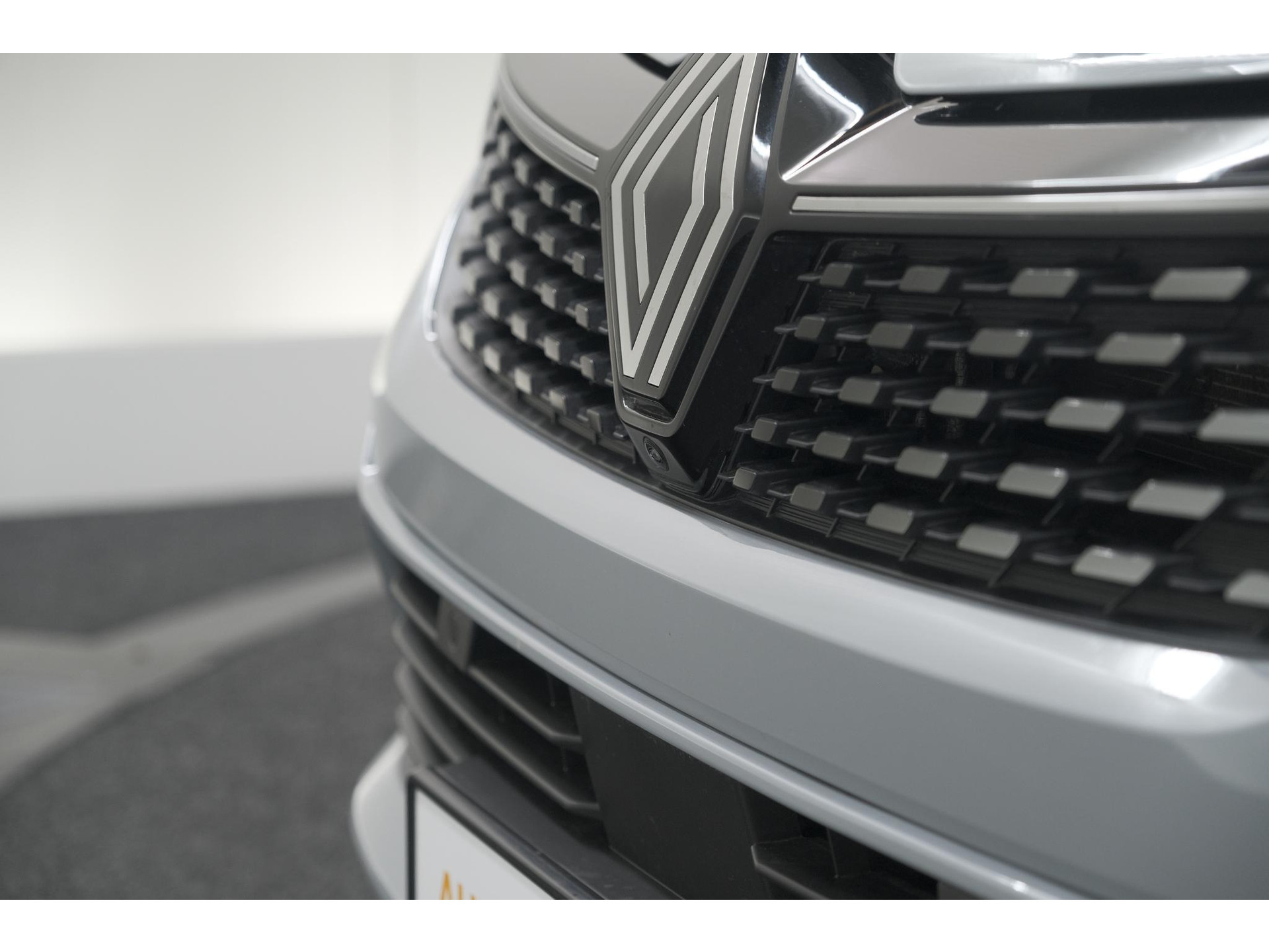 Renault Clio 1.6 E-Tech Full Hybrid 145 techno | 360 Camera | Adaptieve Cruise Control | Dodehoekdetectie | 9.3 Inch Groot Scherm