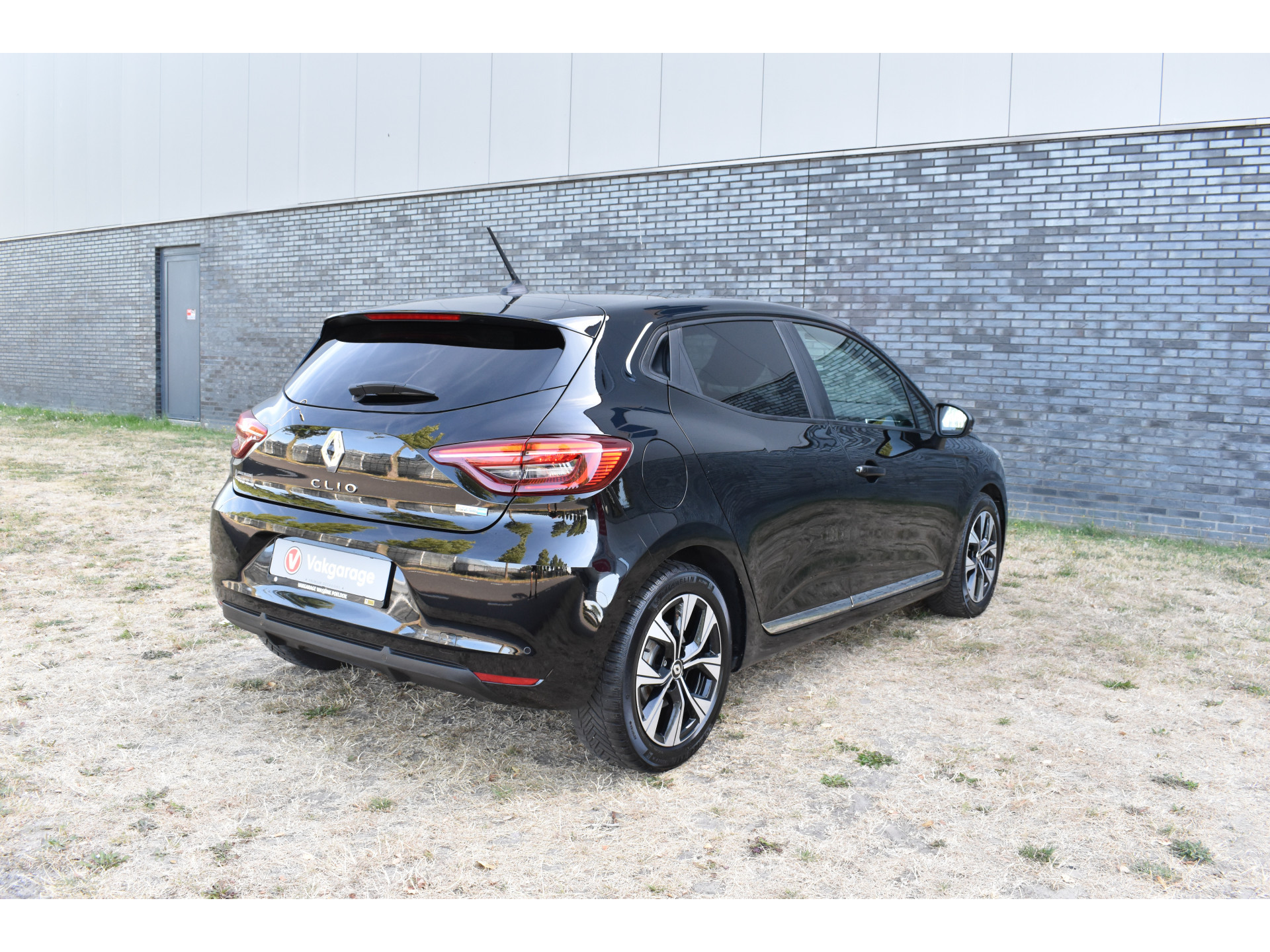 Renault Clio 1.6 E-Tech Hybrid 145 Evolution Hybride Automaat  Navigatie