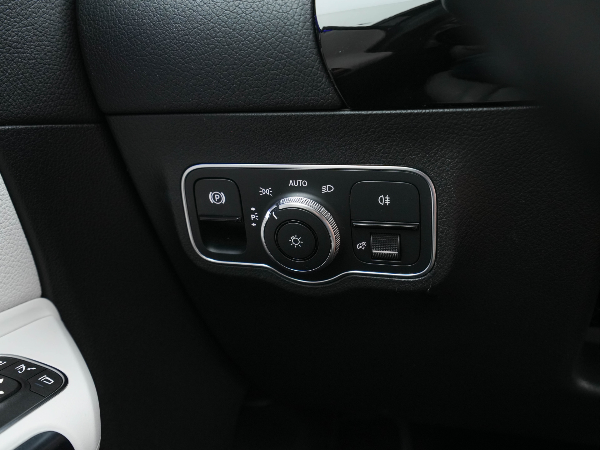 Mercedes-Benz EQA 250 Edition-1 Sport-Pack 67 kWh [ 3-Fase ] {SOH-95% } *PANO | HEAD-UP | DISTRONIC-PLUS | BURMESTER-AUDIO | WIDE-SCREEN-DIGI-COCKPIT | FULL-LED | FUFLL-LEATHER | MEMORY-PACK | TOP-VIEW | NAVI-FULLMAP | DAB+ | KEYLESS | HEATED-SPORTSEAT