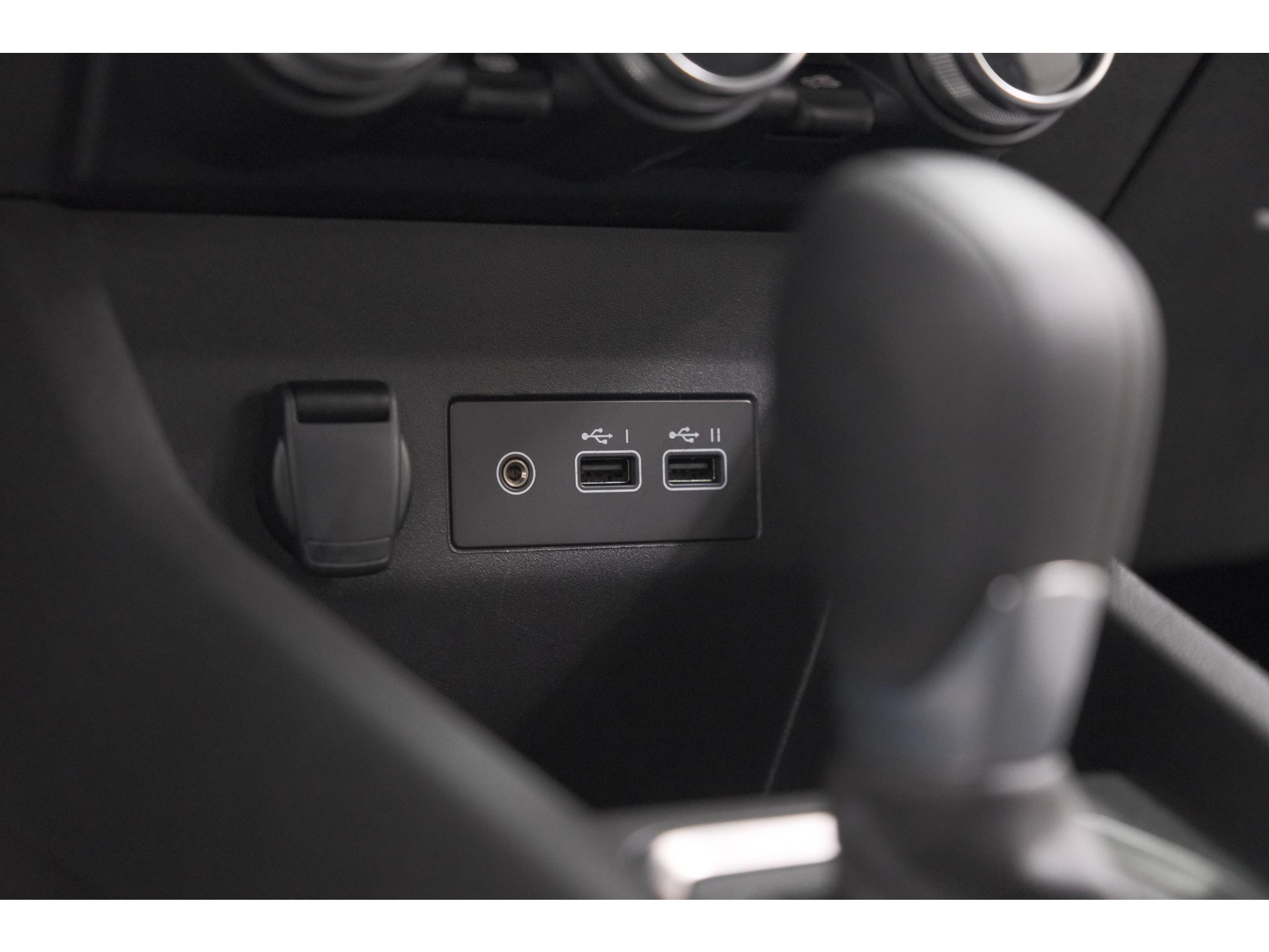 Renault Clio 1.6 E-Tech Full Hybrid 145 Evolution | Apple Carplay | Parkeersensoren | LED | Cruise Control