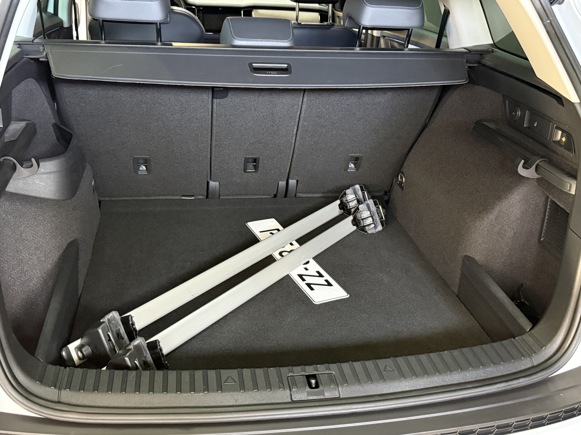 ŠKODA Kodiaq 1.5 TSI Business Edition | Panoramadak | Trekhaak | Apple Carplay | Dakdragers