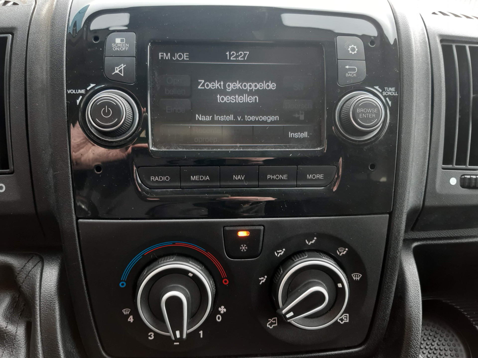 Peugeot Boxer 2.2 BlueHDi 140 Pk L2H2 Airco Cruise control Navigatie