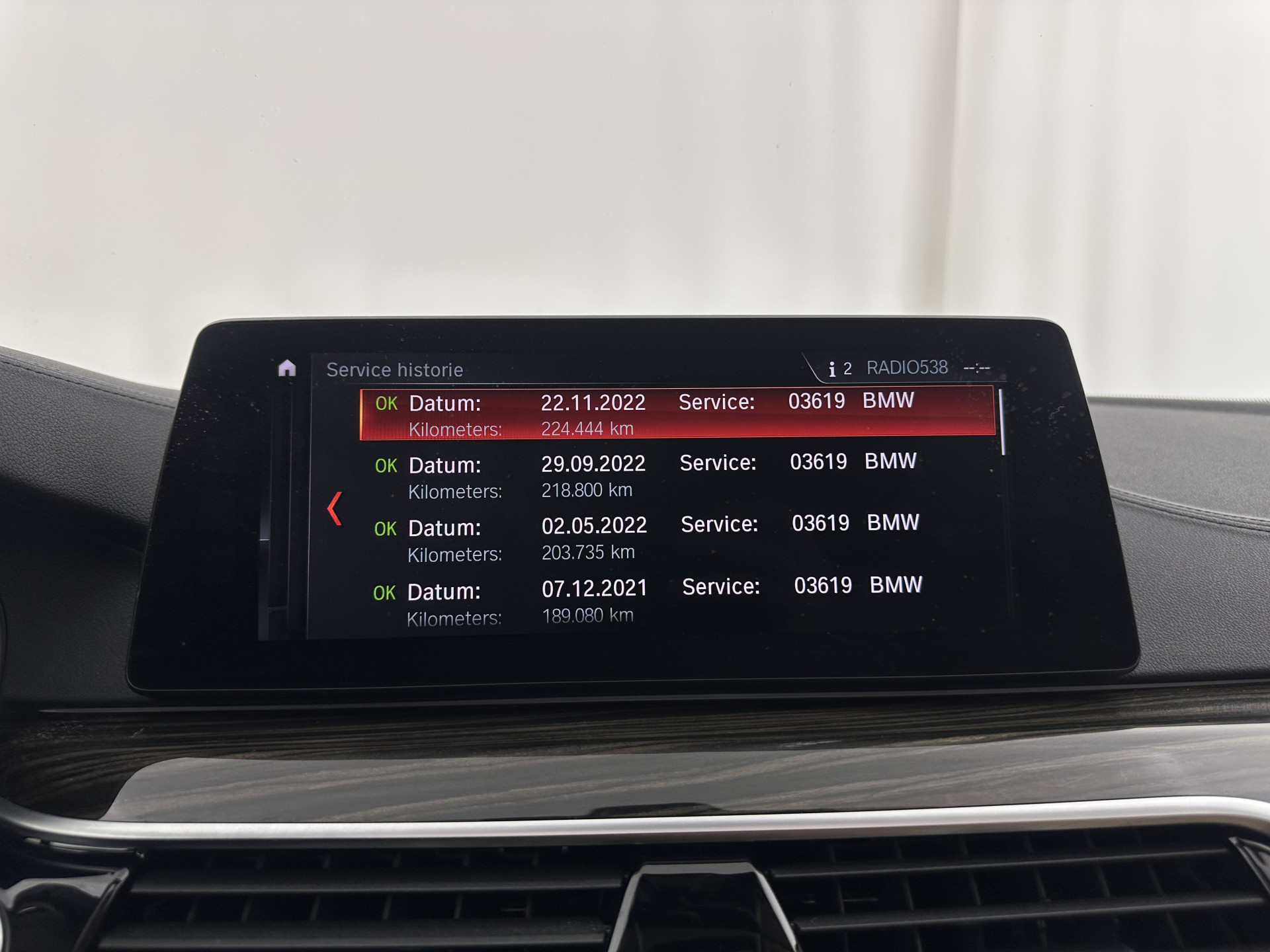 BMW 5-serie Touring 530d High Executive Luxury-Line Aut. *PANO | BOWERS-WILKINS | LEATHER | FULL-LED | ADAPTIVE-CRUISE | BLINDSPOT | MEMORY-PACK | TOPVIEW | HEAD-UP | HEATED-COMFORTSEATS | DIGI-COCKPIT | NAVI-FULLMAP | TOWBAR | 19''ALU*