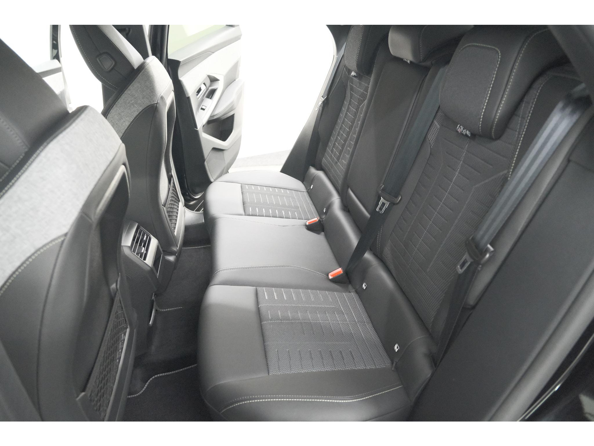 Peugeot 3008 Hybrid 145 e-DCS6 GT | Elektrische Kofferklep | Camera | Adaptieve Cruise Control | Apple CarPlay