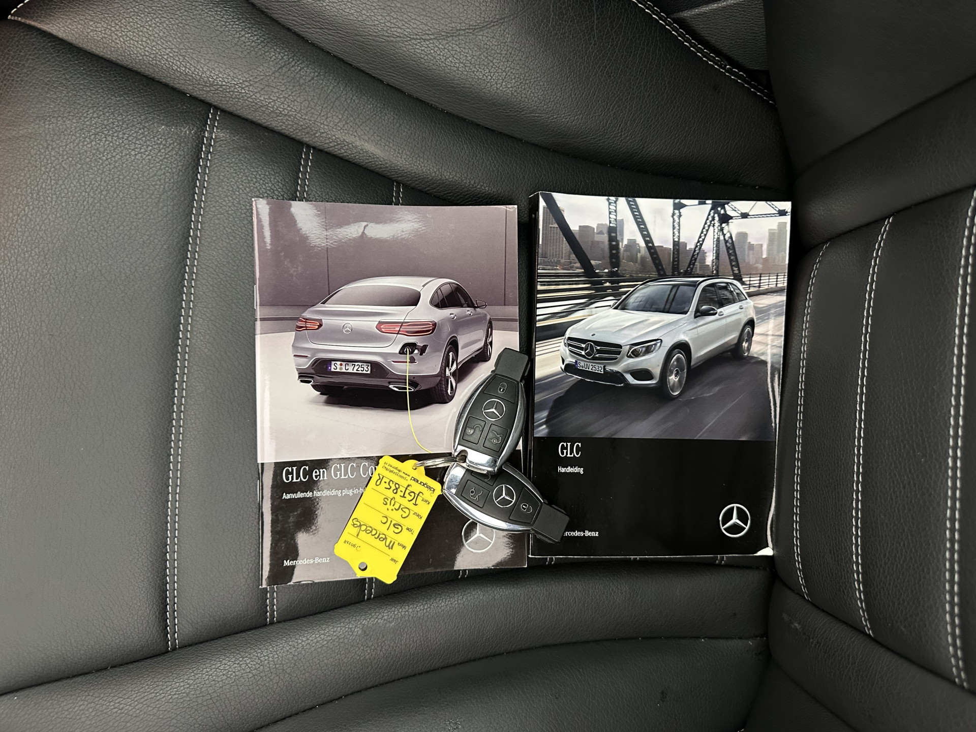 Mercedes-Benz GLC-klasse 350e 4MATIC AMG Aut. *PANO | FULL-LEATHER | FULL-LED | HEATED-SPORTSEATS | CAMERA | NAVI-FULLMAP | PRIVACY-GLASS | SHIFT-PADDLES | ECC | PDC | CRUISE | 19''ALU*