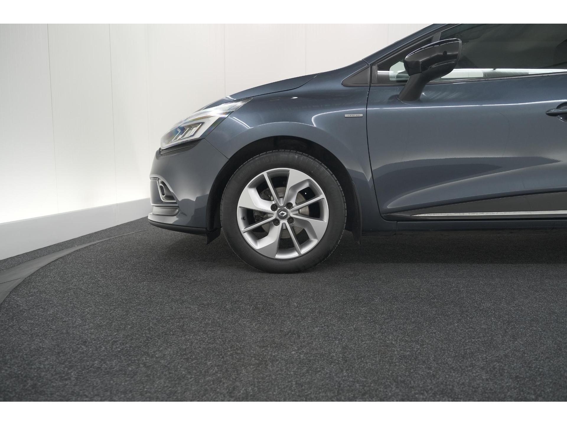 Renault Clio 1.2 Limited | Trekhaak | Navigatie | Parkeersensoren | Climate Control