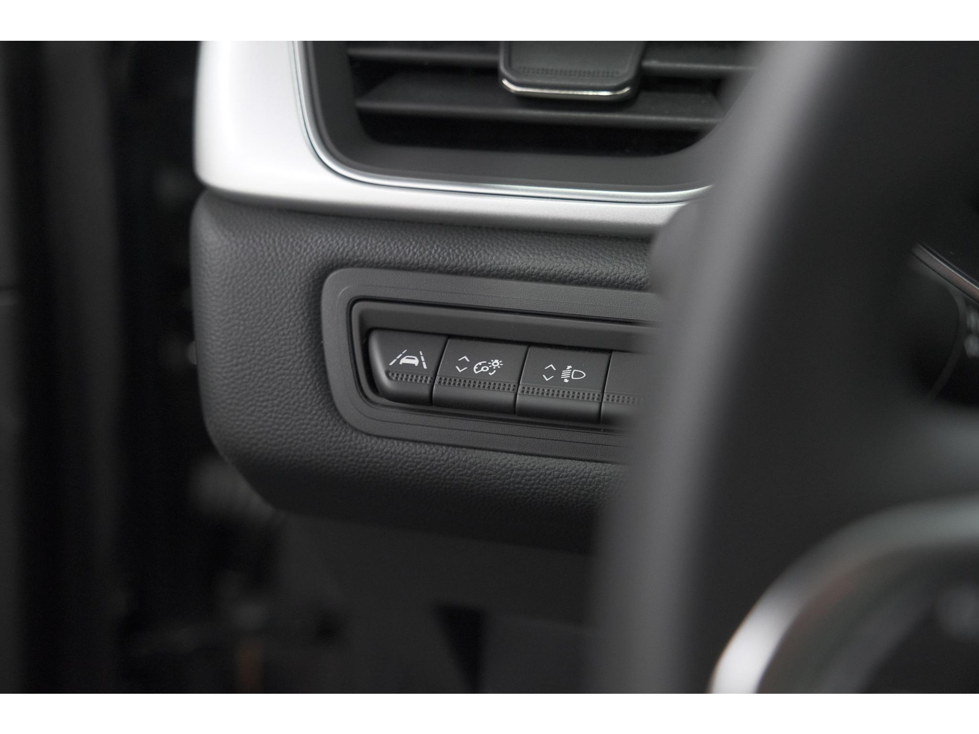 Renault Captur Mild Hybrid 140 EDC Techno | 360 Camera | Groot scherm | Stoelverwarming | Parkeersensoren | Allseason banden