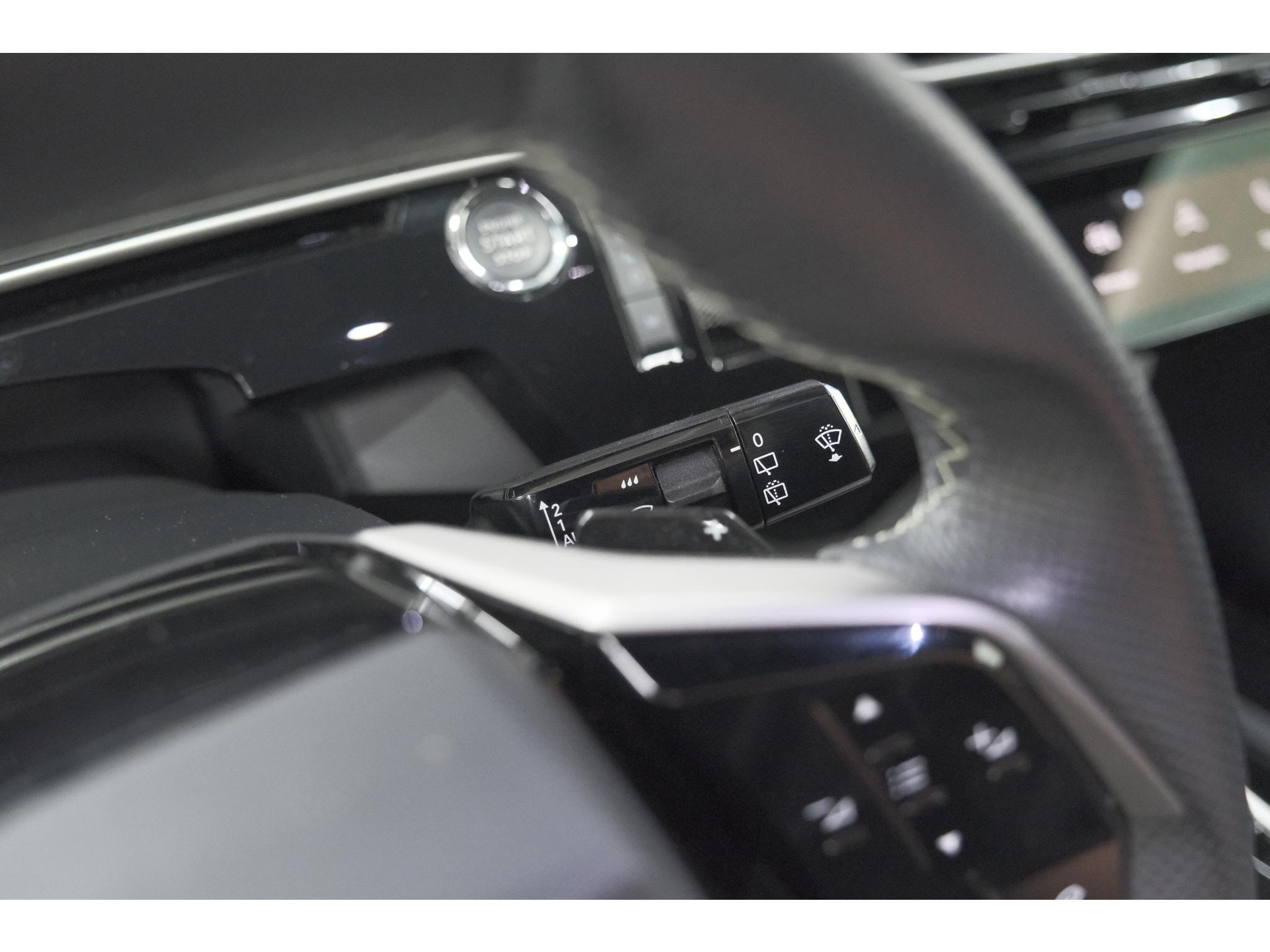 Peugeot 5008 1.2 Hybrid 136 GT 7p | Adaptieve Cruise Control | Camera | Elektrische Kofferklep | Stoelverwarming