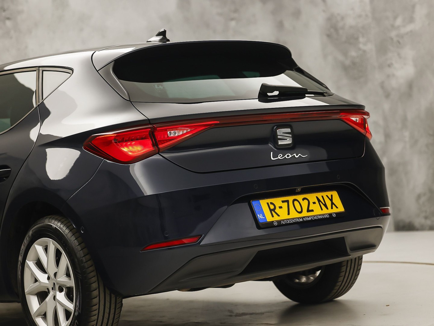 SEAT Leon 1.0 eTSI Intense Sport Automaat (VIRTUAL COCKPIT, APPLE CARPLAY, GROOT NAVI, CAMERA, SPORTSTOELEN, KEYLESS, ADAPTIVE CRUISE, NIEUWSTAAT)