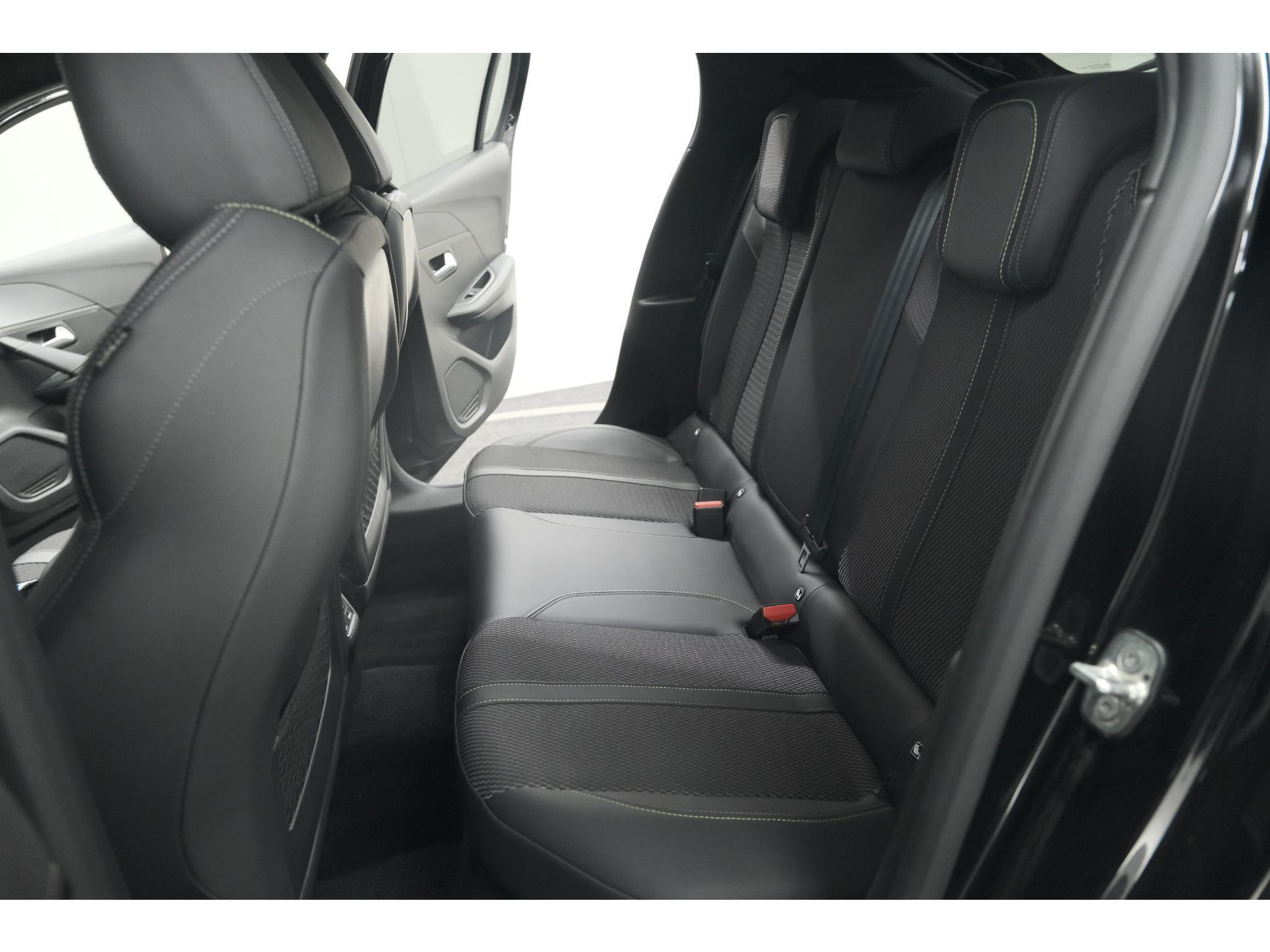 Peugeot 208 PureTech 100 GT | Camera | Navigatie | Apple Carplay | Parkeersensoren