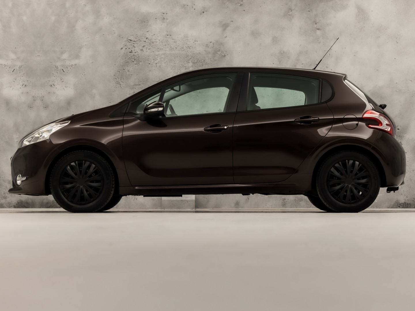 Peugeot 208 1.2 VTi Deluxe Sport (NAVIGATIE, CLIMATE, CRUISE, SPORTSTOELEN, PARKEERSENSOREN, NIEUWSTAAT)