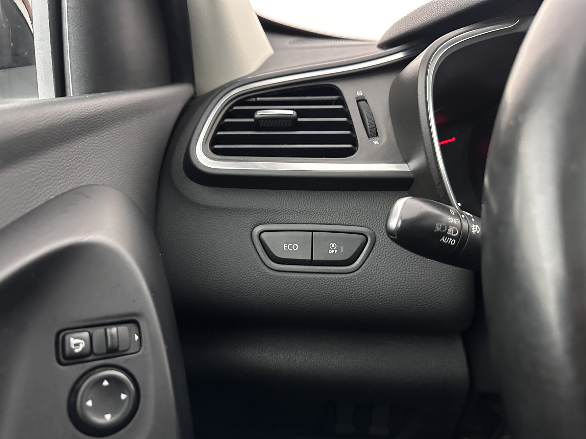 Renault Kadjar 1.5 dCi Bose Aut. *PANO | LEATHER-FABRIC | FULL-LED | BOSE-SOUND | BLINDSPOT | HEATED-COMFORTSEATS | KEYLESS | CAMERA | NAVI-FULLMAP | ECC | PDC | CRUISE | DAB | PRIVACY-GLASS | 19''ALU | TOWBAR*