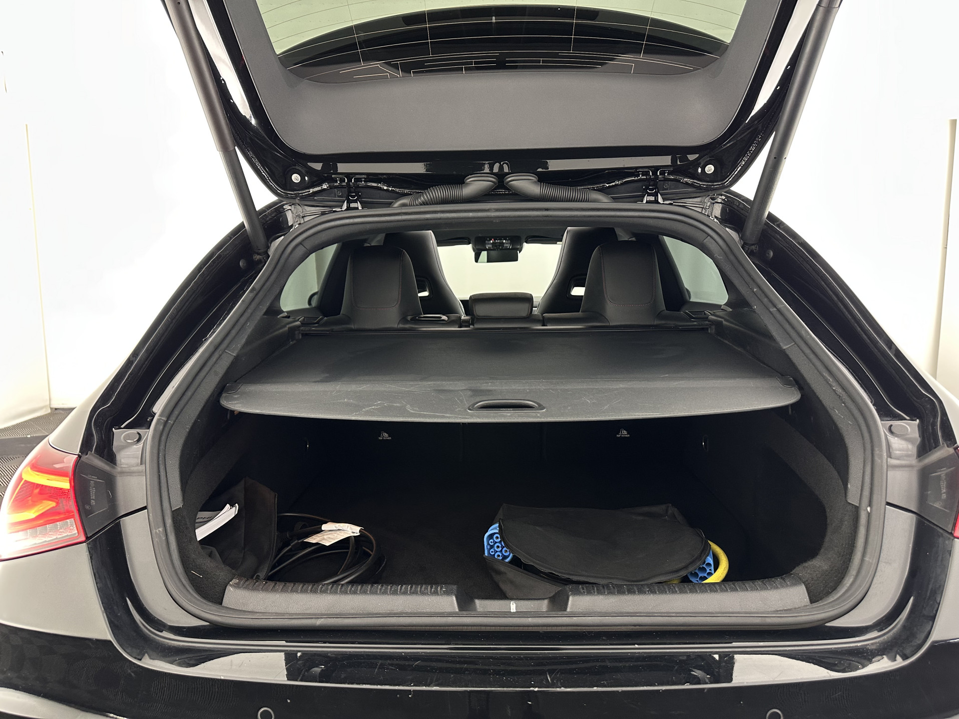 Mercedes-Benz CLA-klasse Shooting Brake 250 e AMG Limited Business Solution ( Plug-in ) (INCL-BTW) *PANO | LEATHER-MICROFIBRE | FULL-LED | AMBIENTLIGHT | BLINDSPOT | HEATED-SPORTSEATS | WIDESCREEN-DIGICOCKPIT | DAB+ | NAVI-FULLMAP | CAMERA | PRIVACYGLASS