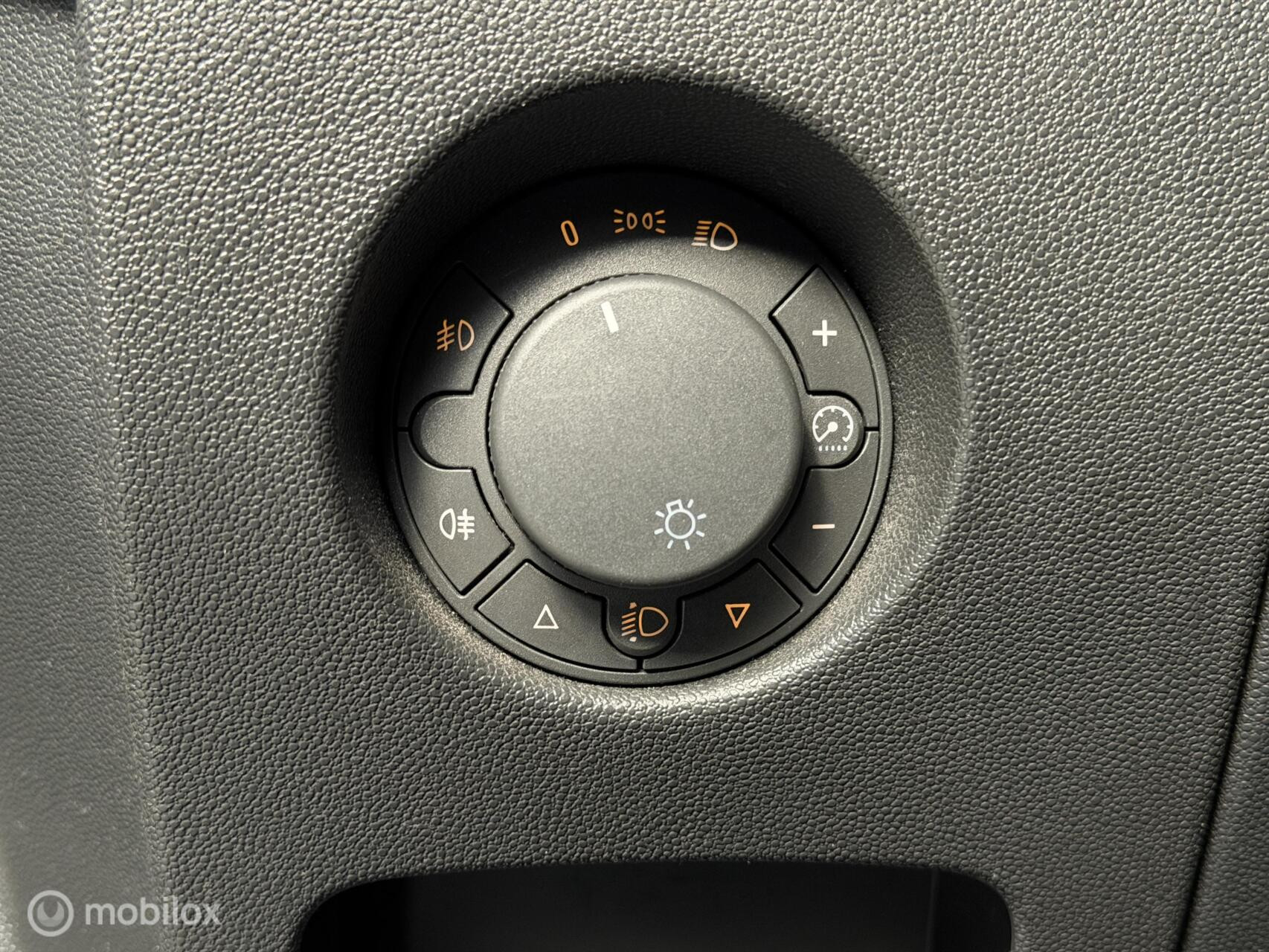 Opel Corsa 1.4-16V Cosmo| Vol Automaat | NAP | Cruise |Airco