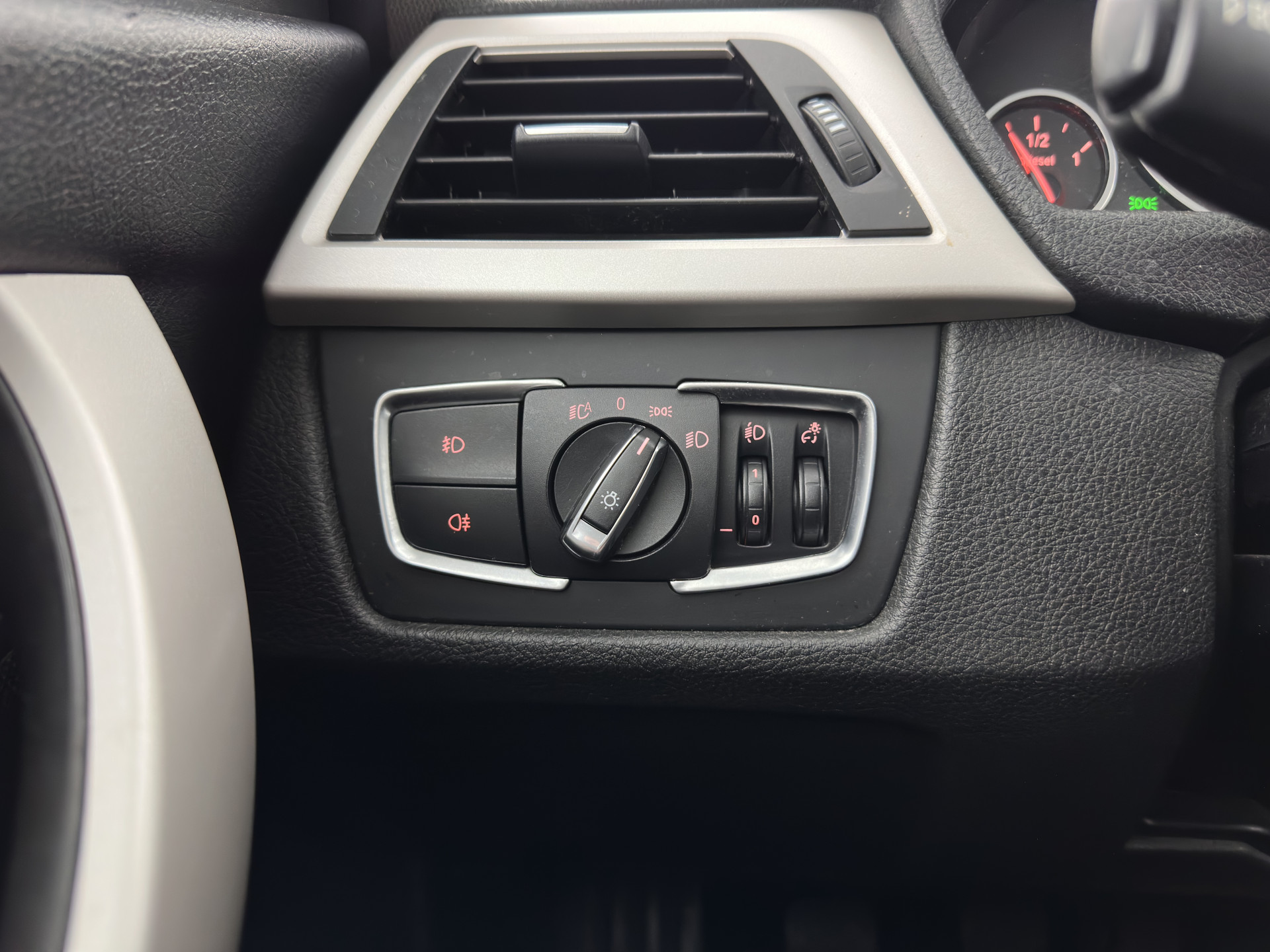 BMW 3-serie Touring 316d High Executive *FULL-LEATHER | NAVI-FULLMAP | HEATED-COMFORTSEATS | AIRCO | CRUISE | PDC | 17''ALU*