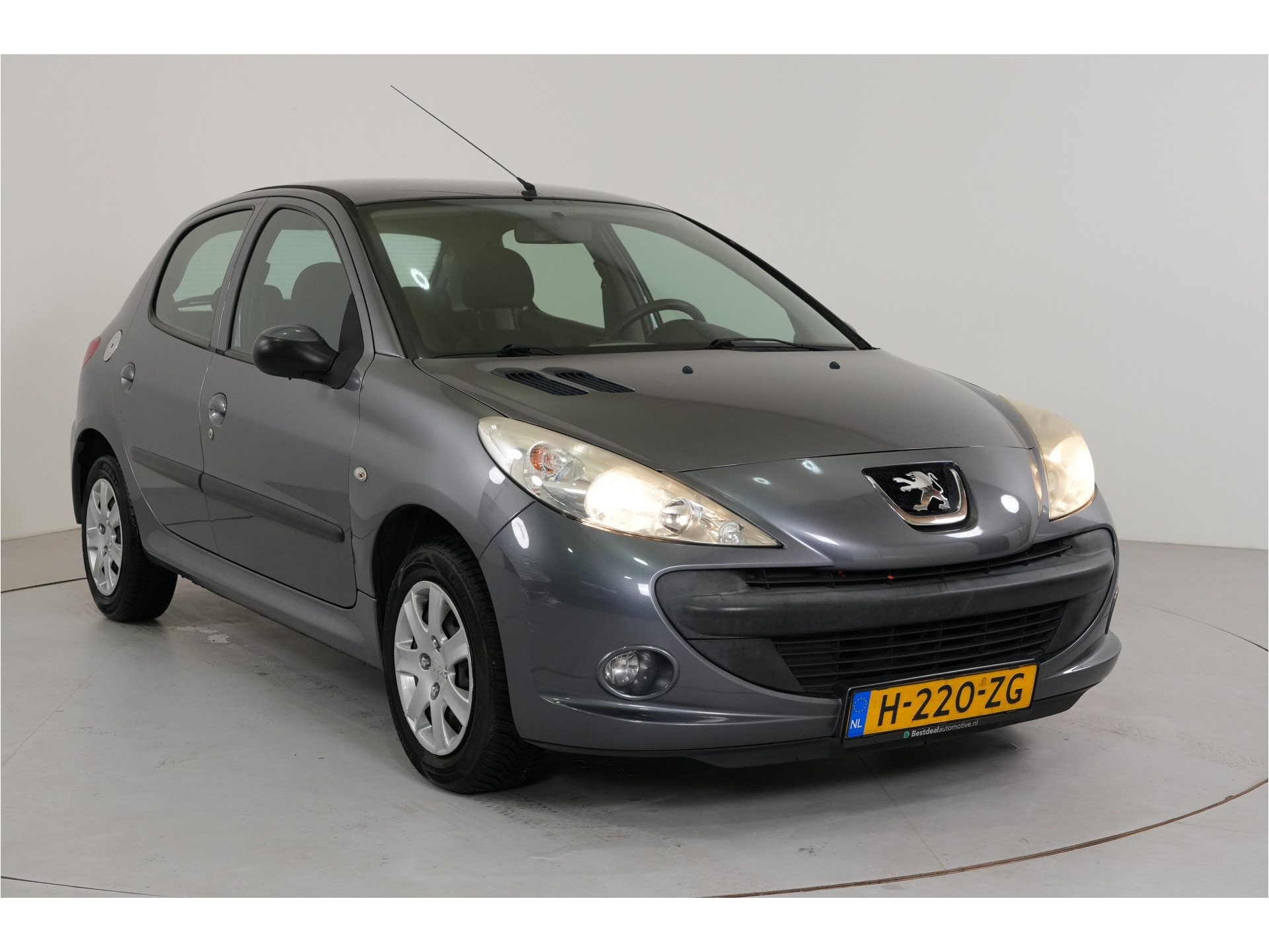 Peugeot 206 + 1.1 XR 5 dr. | Bluetooth | Str. Bekr. | El. ramen |