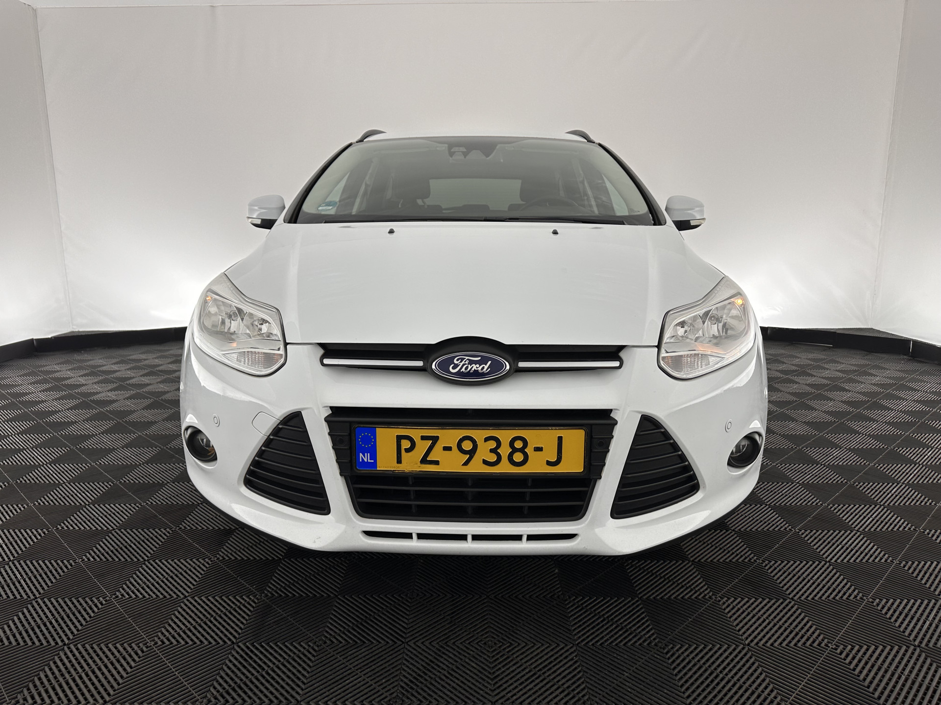 Ford Focus Wagon 1.0 EcoBoost Titanium MOTOR DEFECT !!!*NAVI-FULLMAP | COMFORT-SEATS | ECC | PDC | CRUISE | PARKPILOT | HEATED-SEATS | 16''ALU*