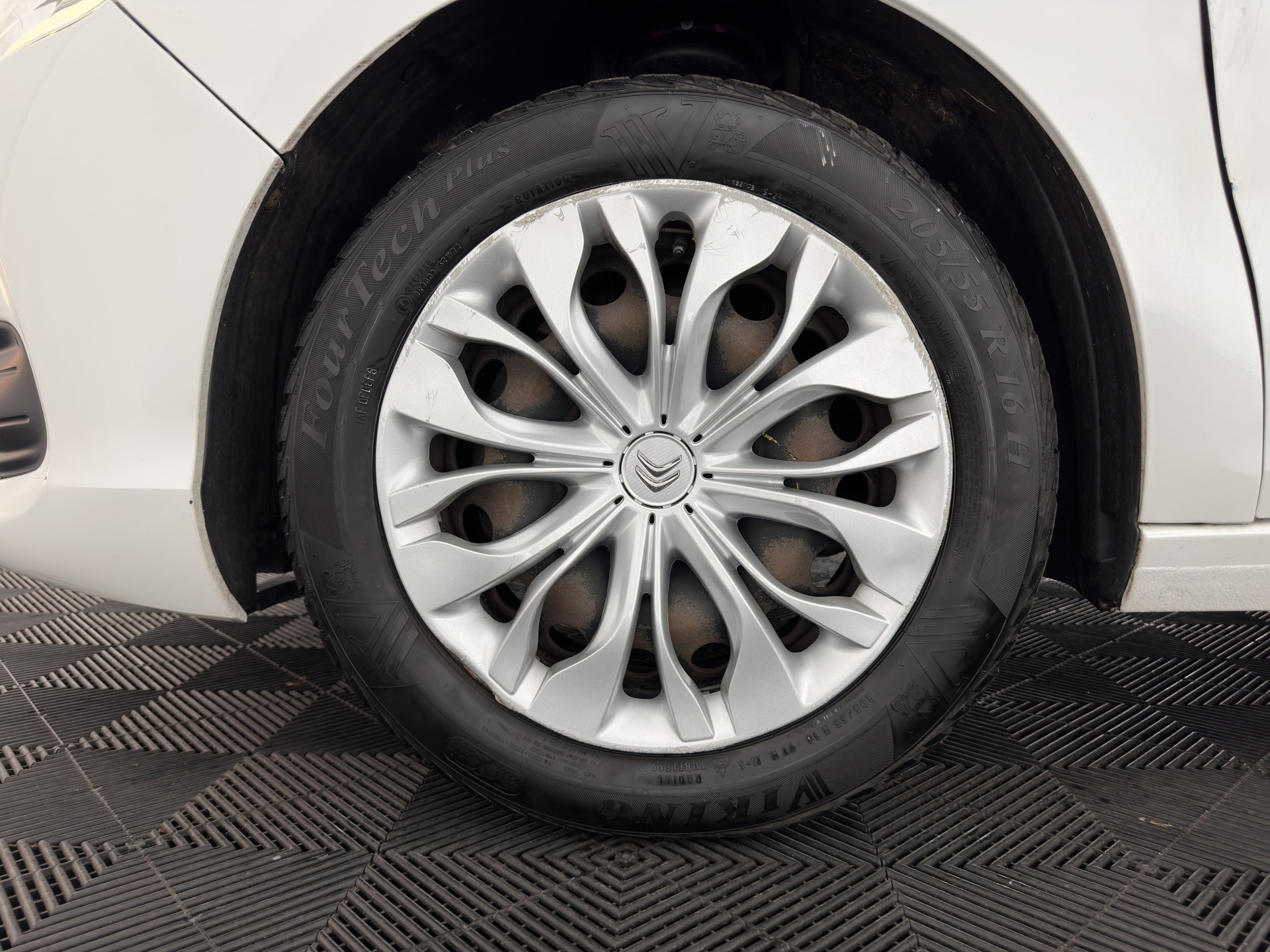 Citroën C4 1.6 BlueHDi Feel *PANO | SPORT-SEATS | PDC | PRIVACY-GLASS | ECC | CRUISE | TOWBAR*